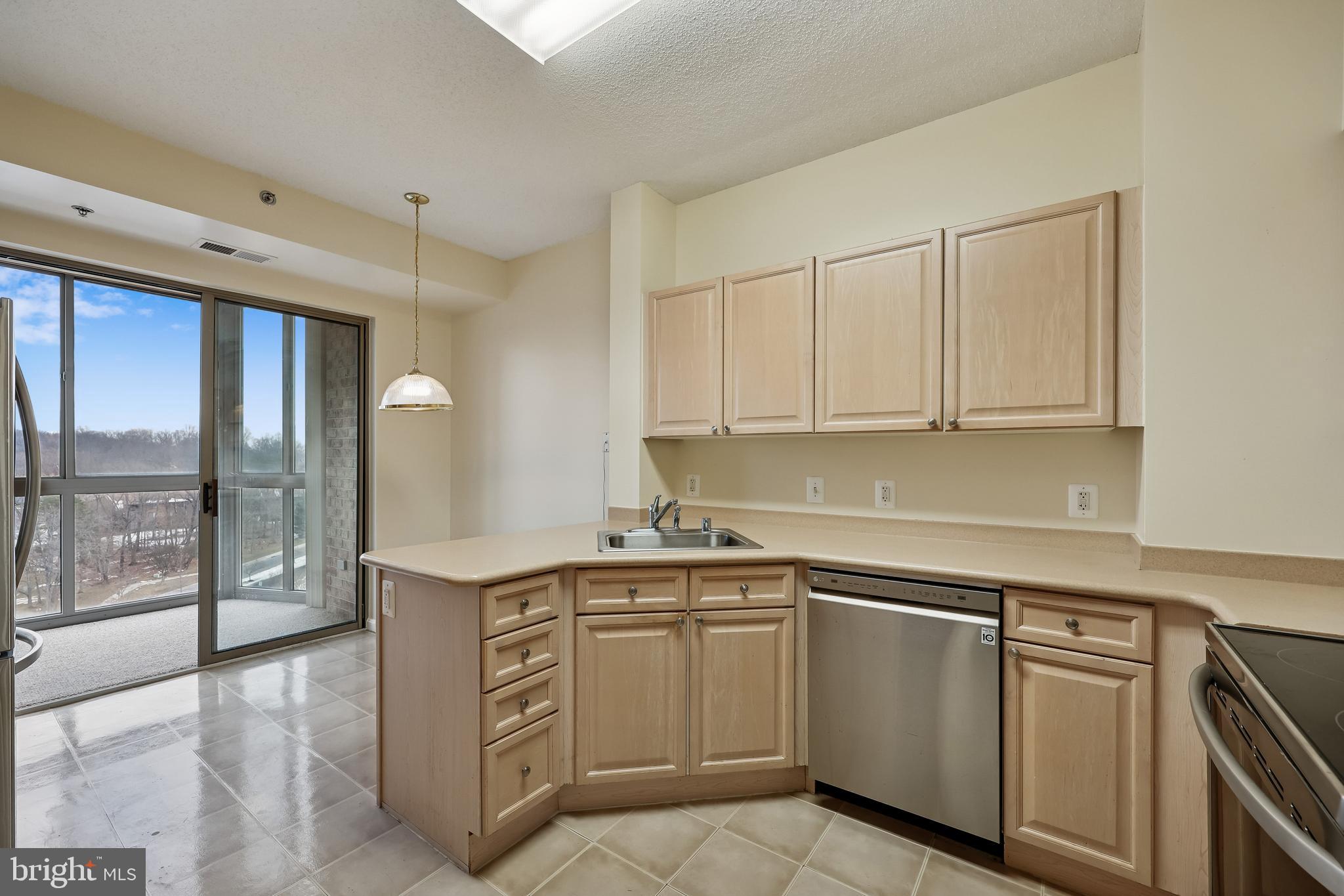 LEISURE WORLD - Residential