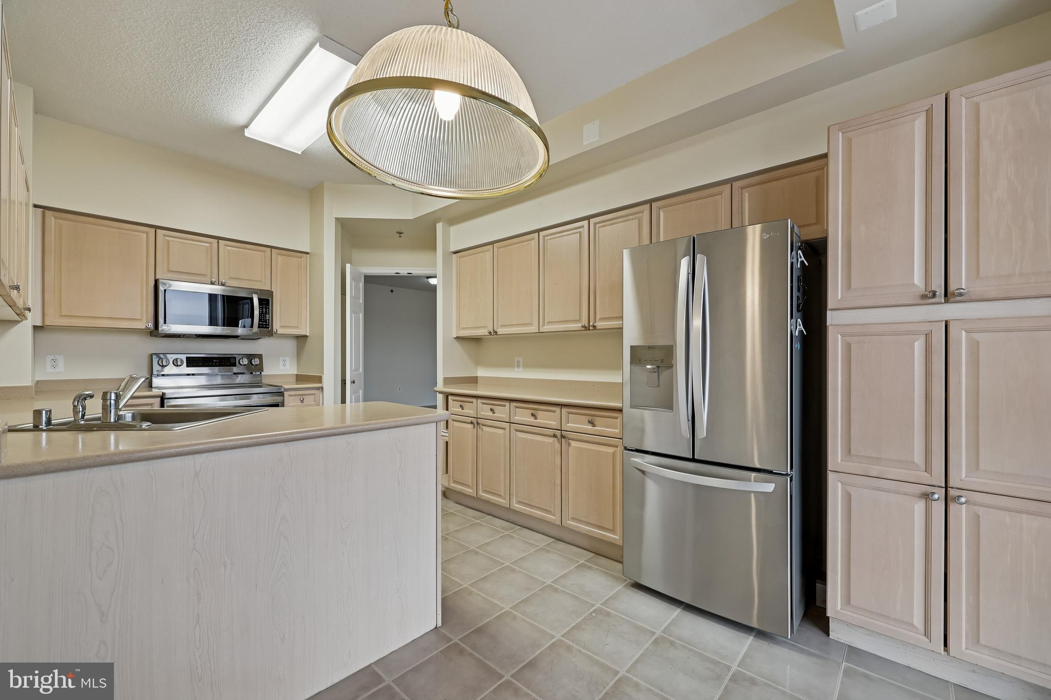 LEISURE WORLD - Residential