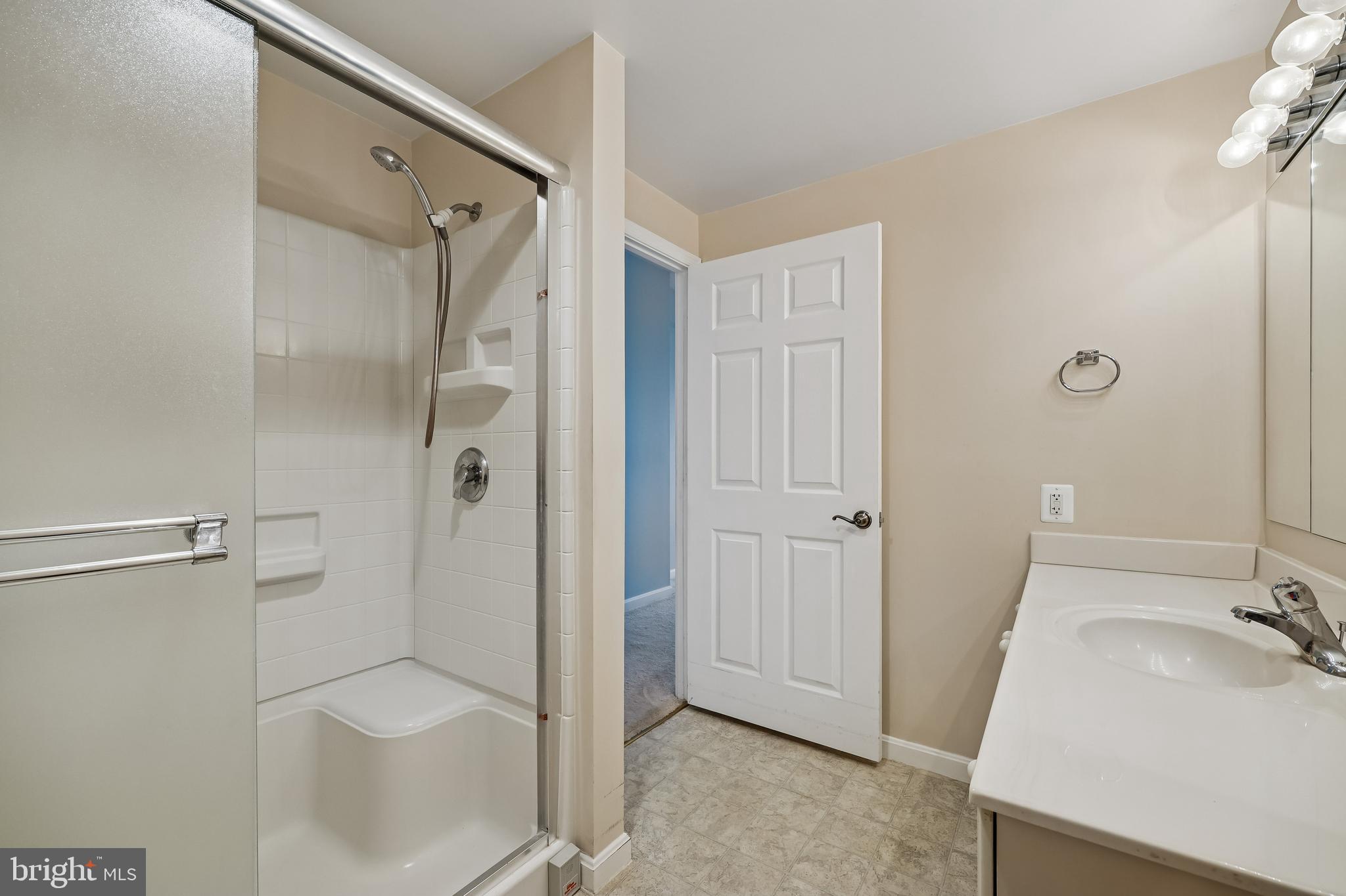 LEISURE WORLD - Residential