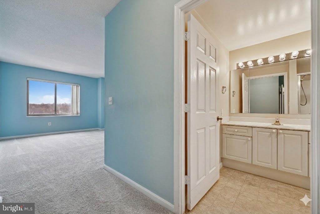 LEISURE WORLD - Residential