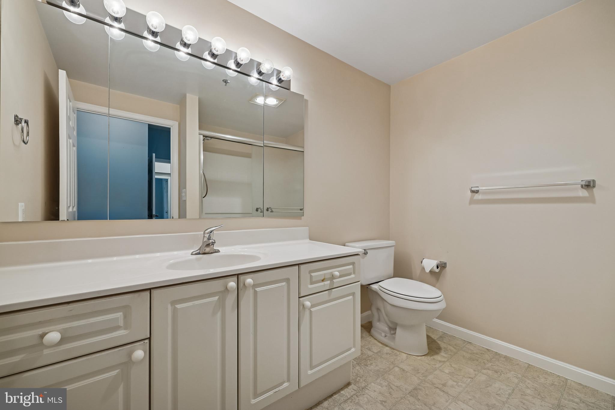 LEISURE WORLD - Residential