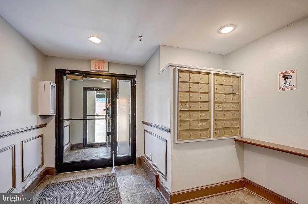 2135 WALNUT STREET 401