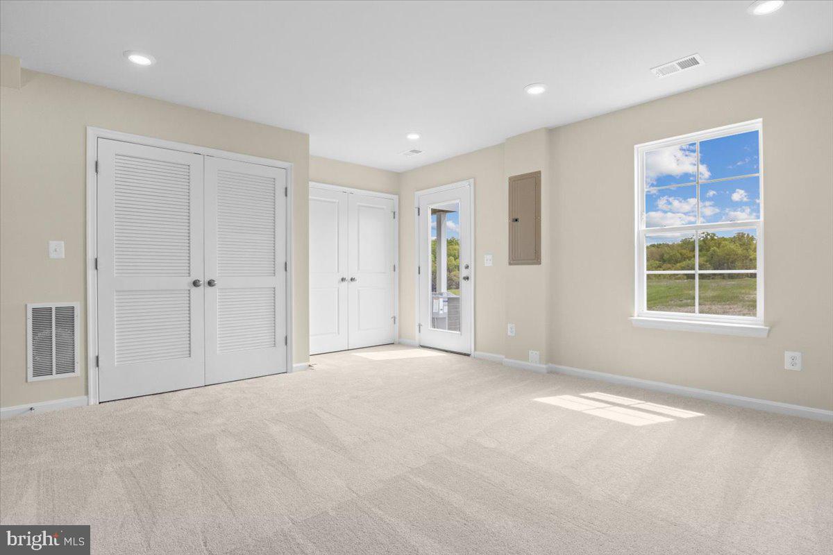 SENSENY VILLAGE - Residential Lease