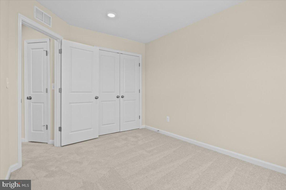 SENSENY VILLAGE - Residential Lease