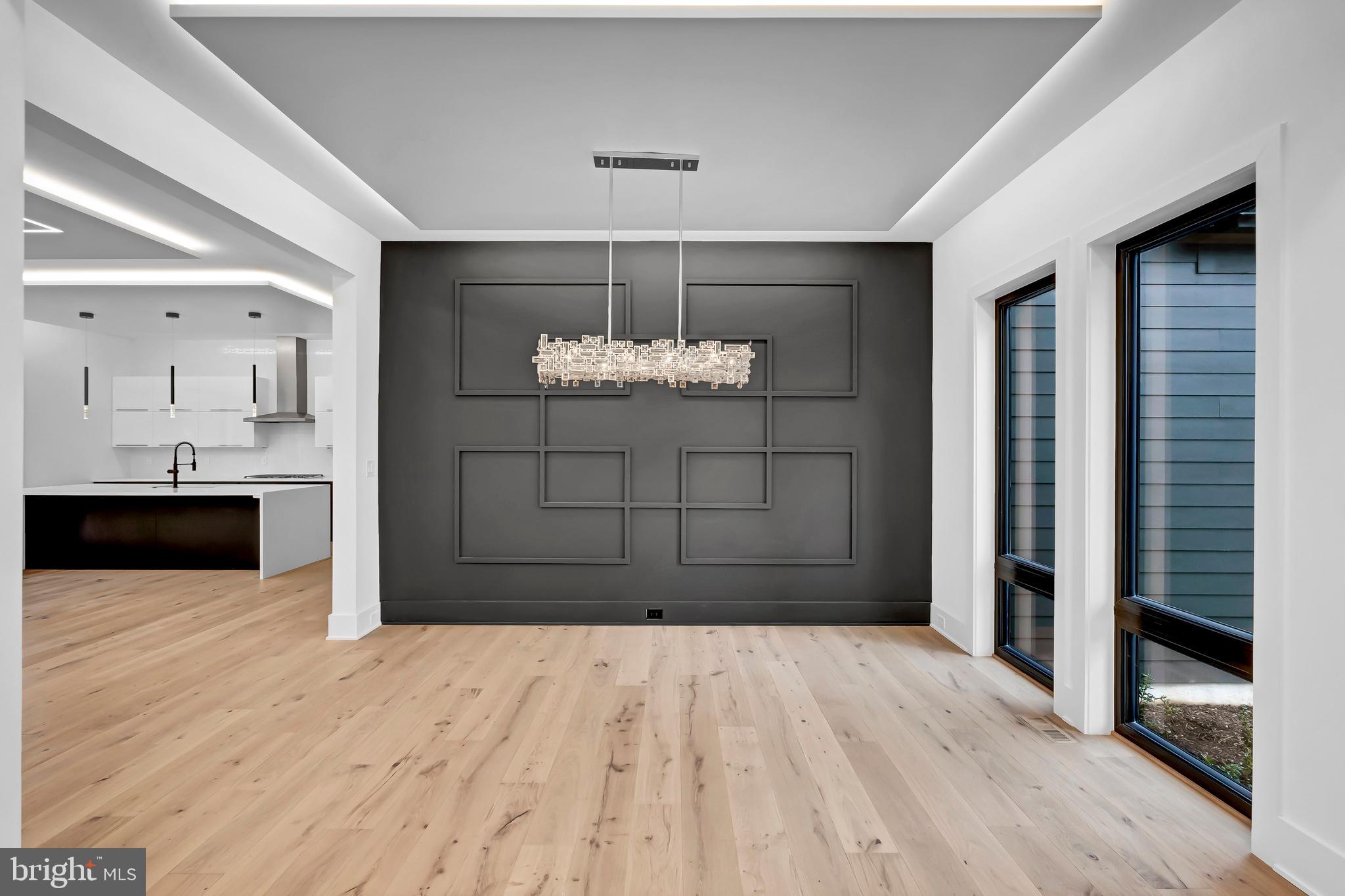 VIENNA WOODS - Residential