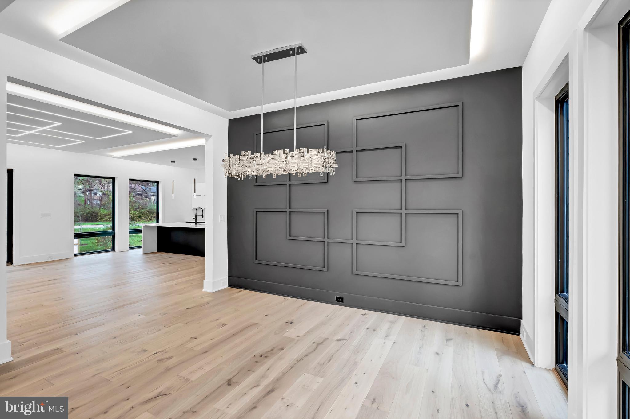 VIENNA WOODS - Residential