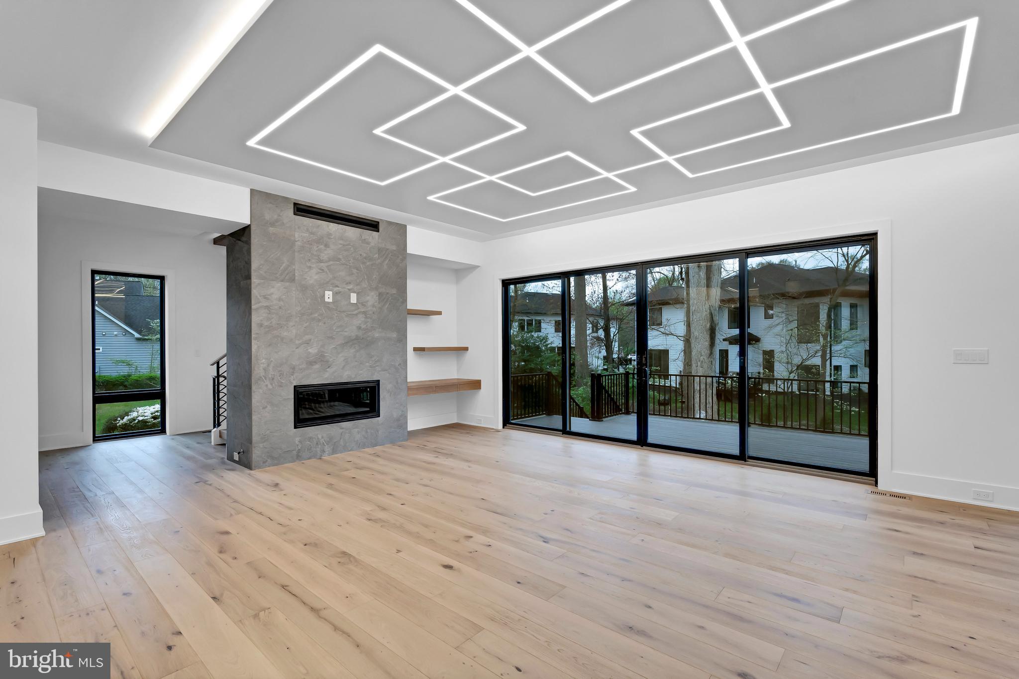 VIENNA WOODS - Residential