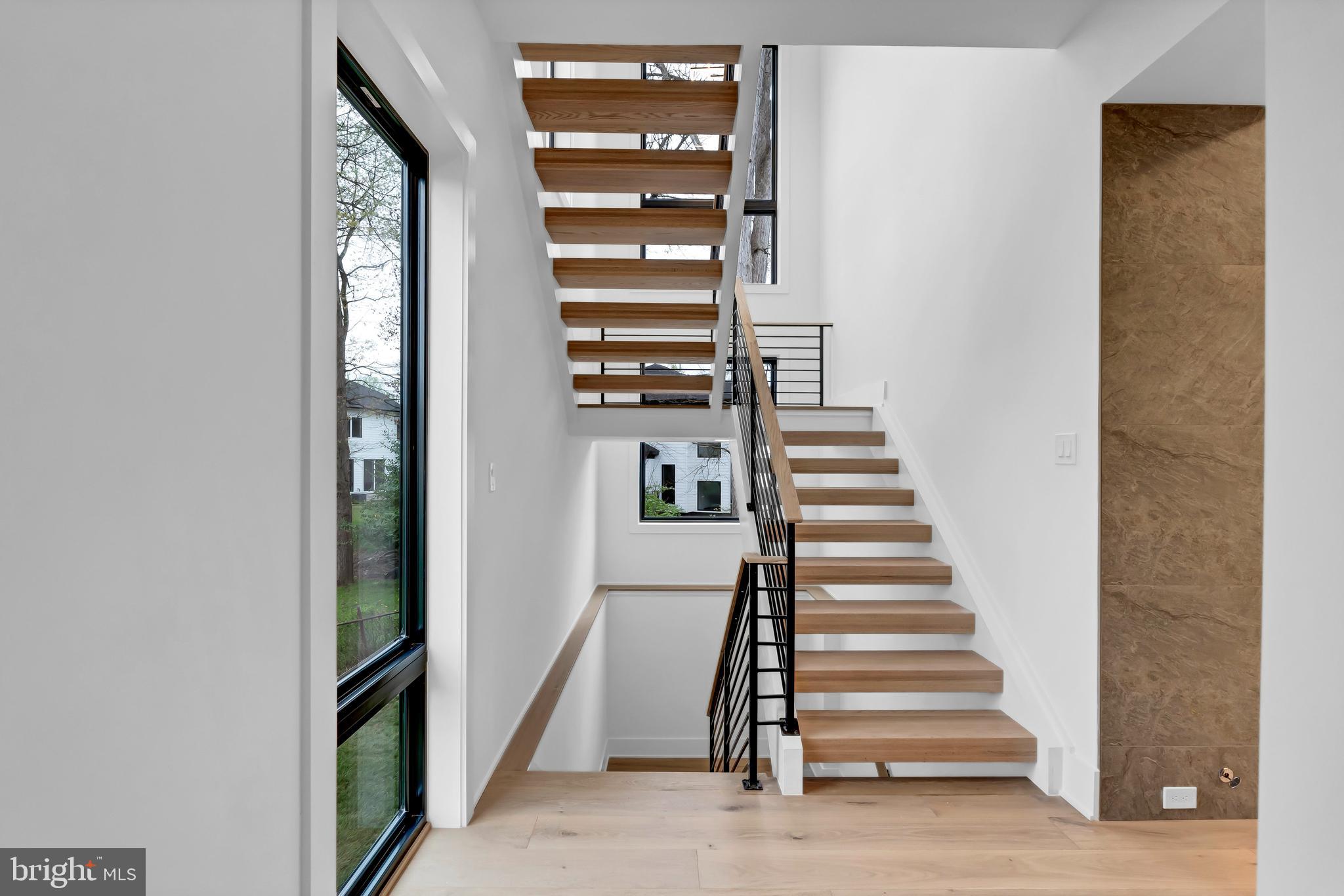 VIENNA WOODS - Residential