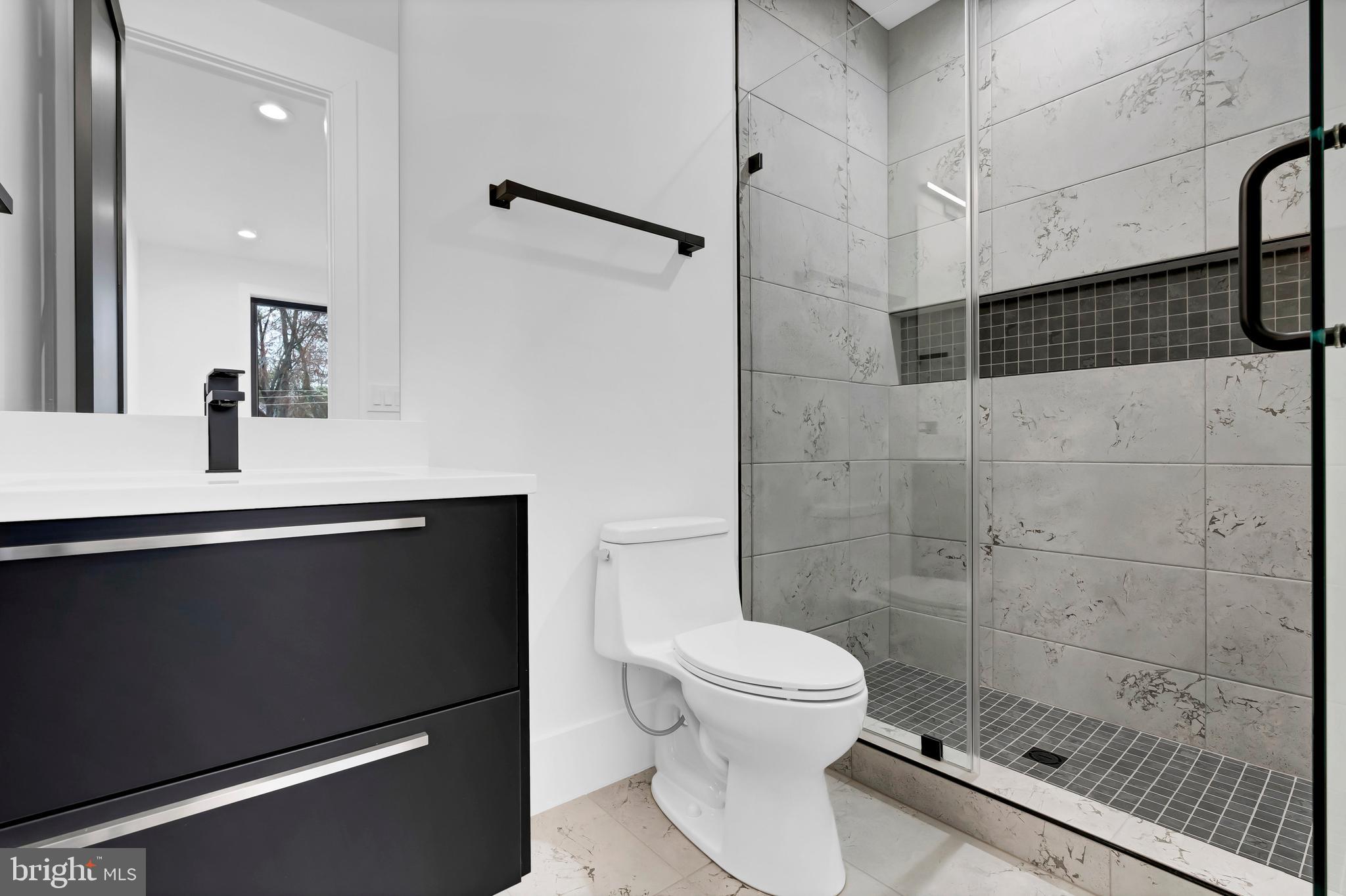 VIENNA WOODS - Residential