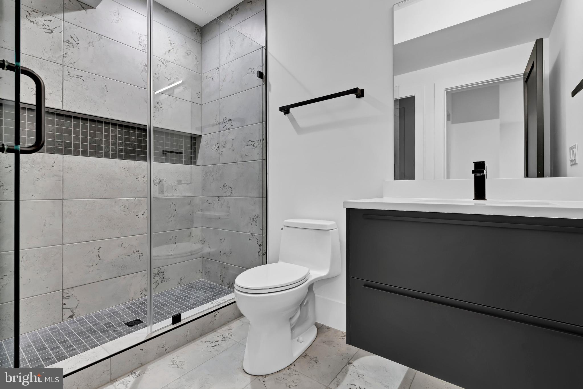 VIENNA WOODS - Residential