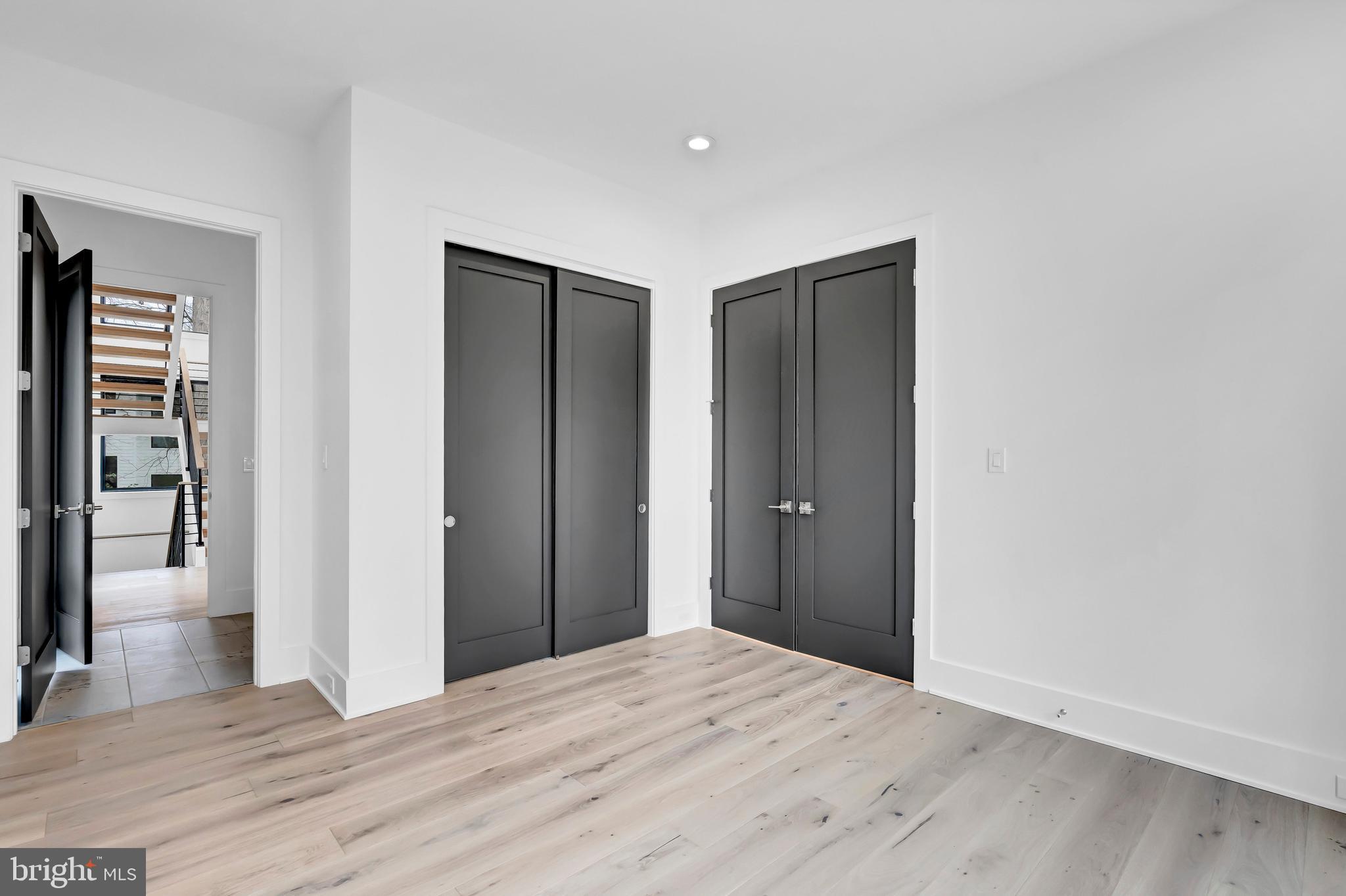 VIENNA WOODS - Residential