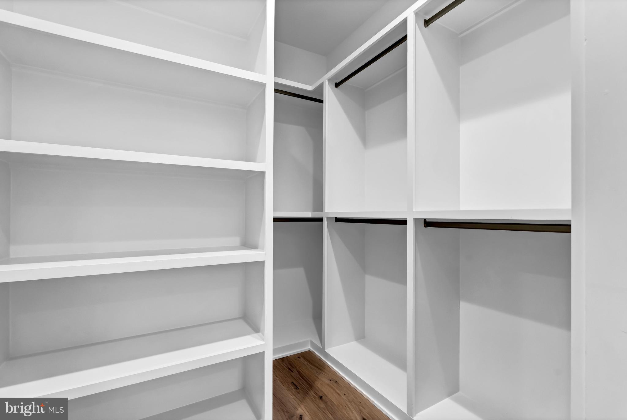 VIENNA WOODS - Residential