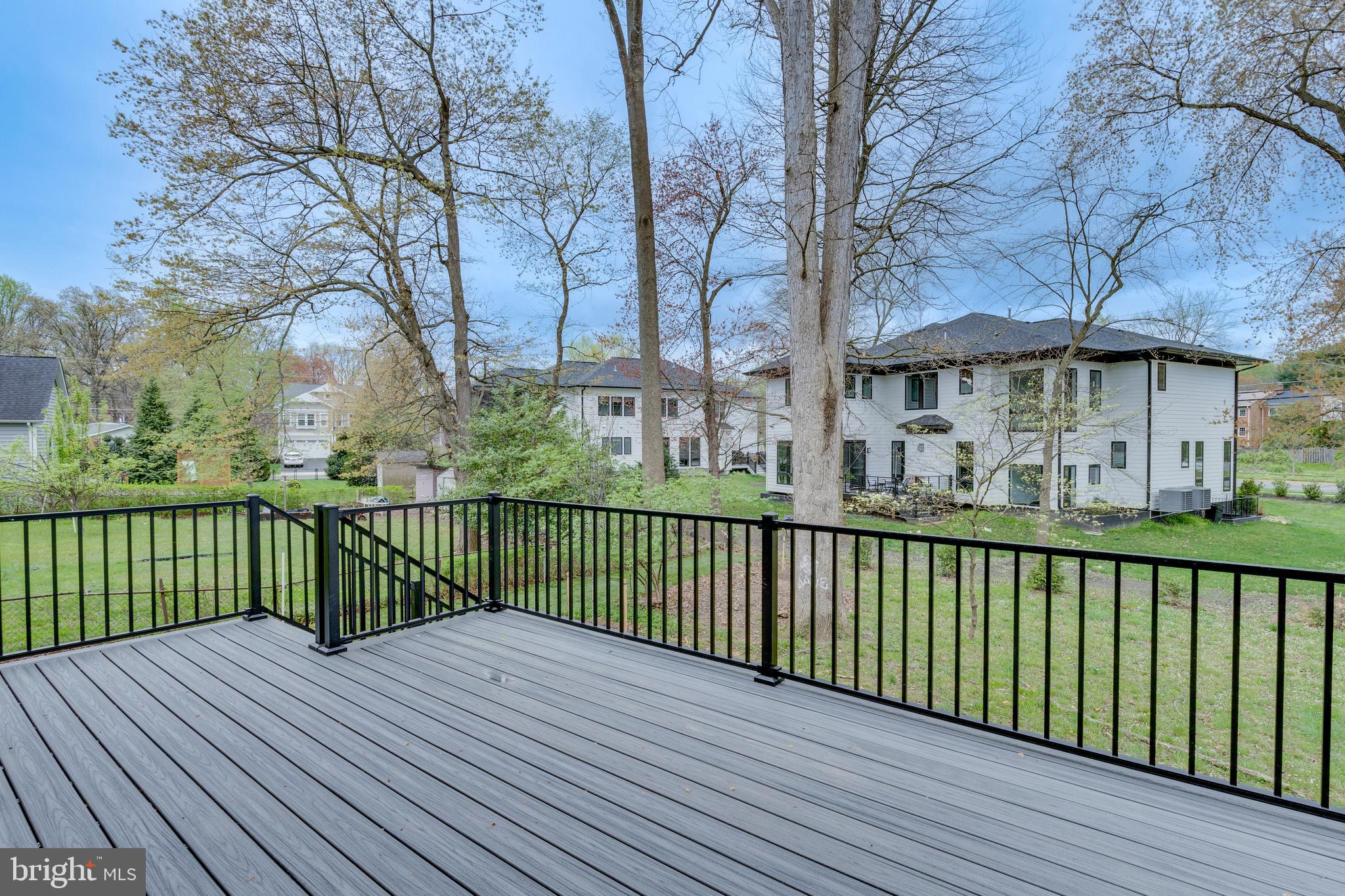 VIENNA WOODS - Residential