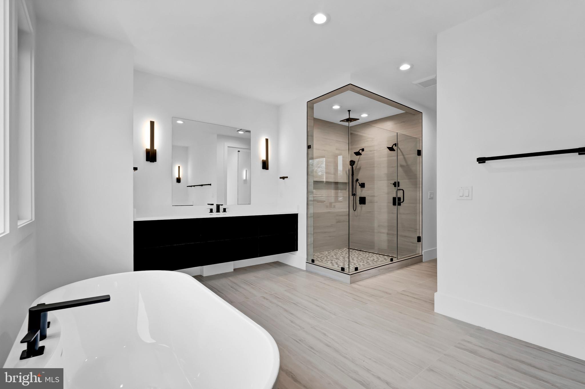 VIENNA WOODS - Residential