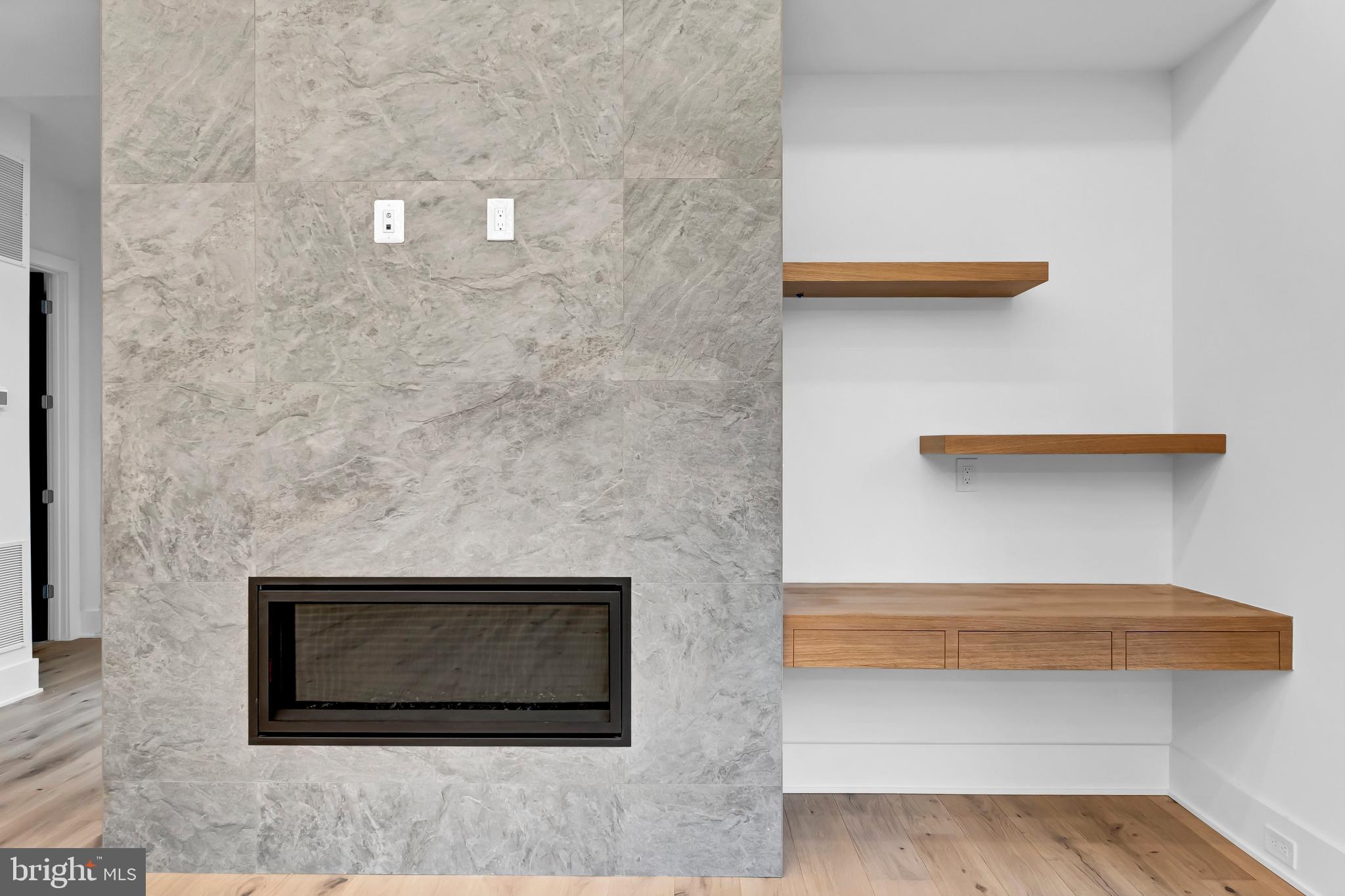 VIENNA WOODS - Residential