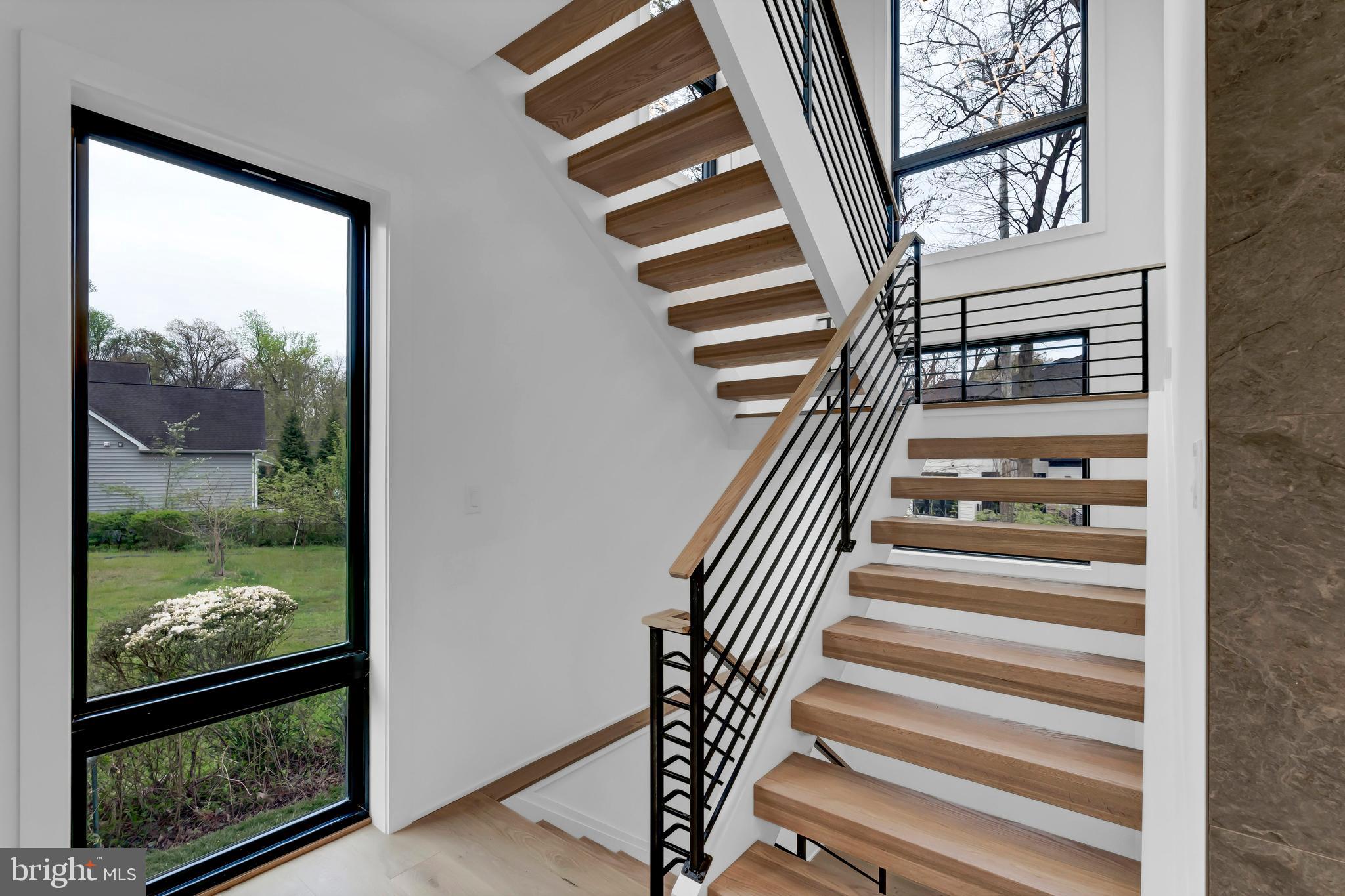 VIENNA WOODS - Residential