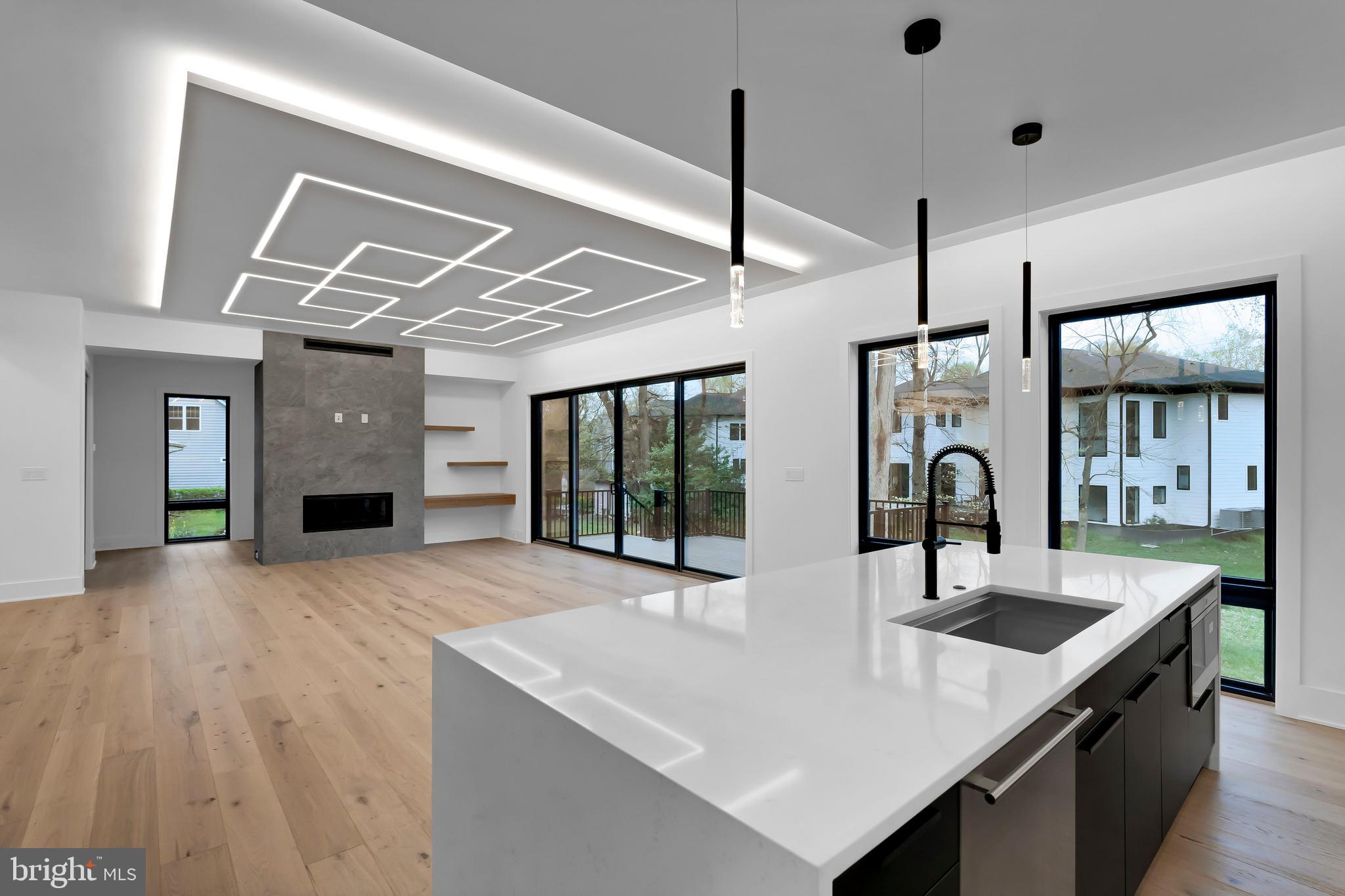 VIENNA WOODS - Residential