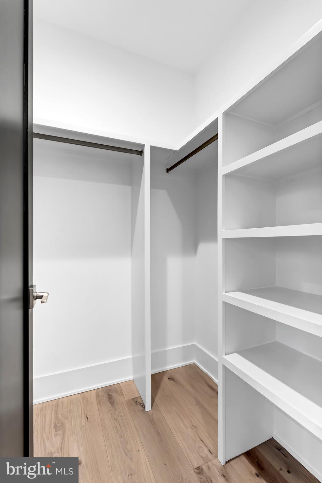 VIENNA WOODS - Residential