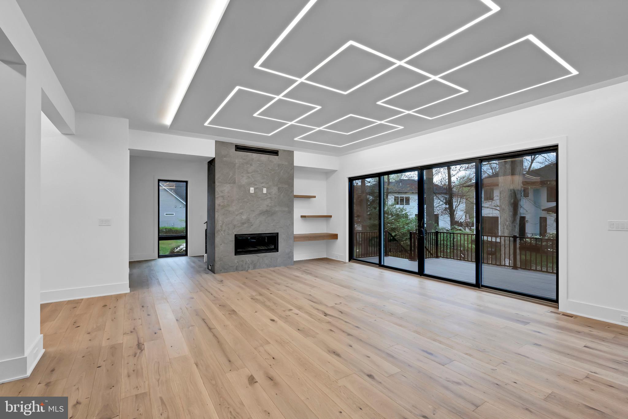 VIENNA WOODS - Residential