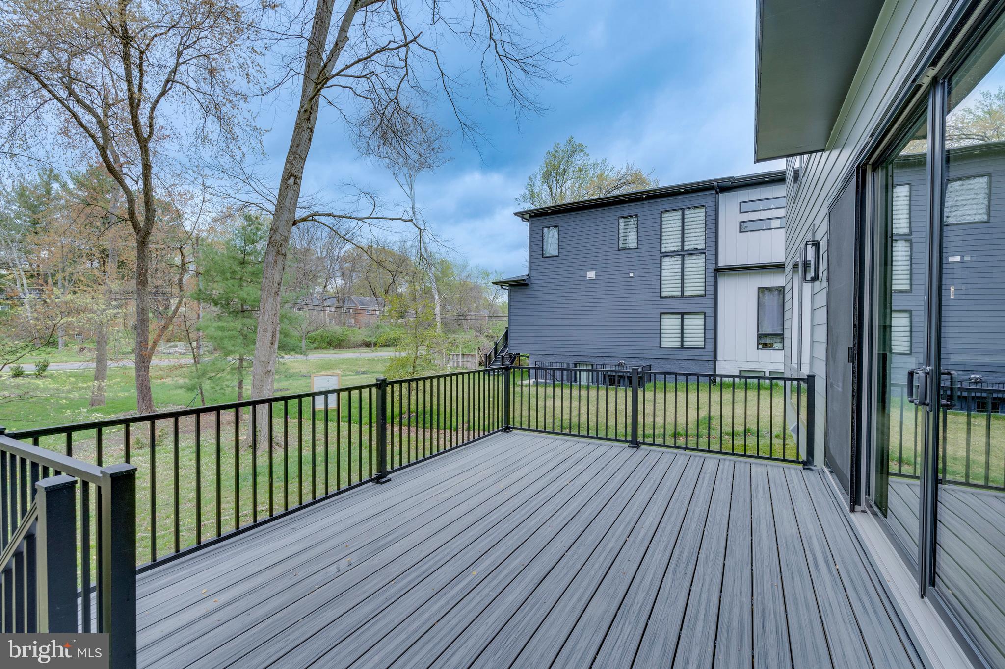 VIENNA WOODS - Residential