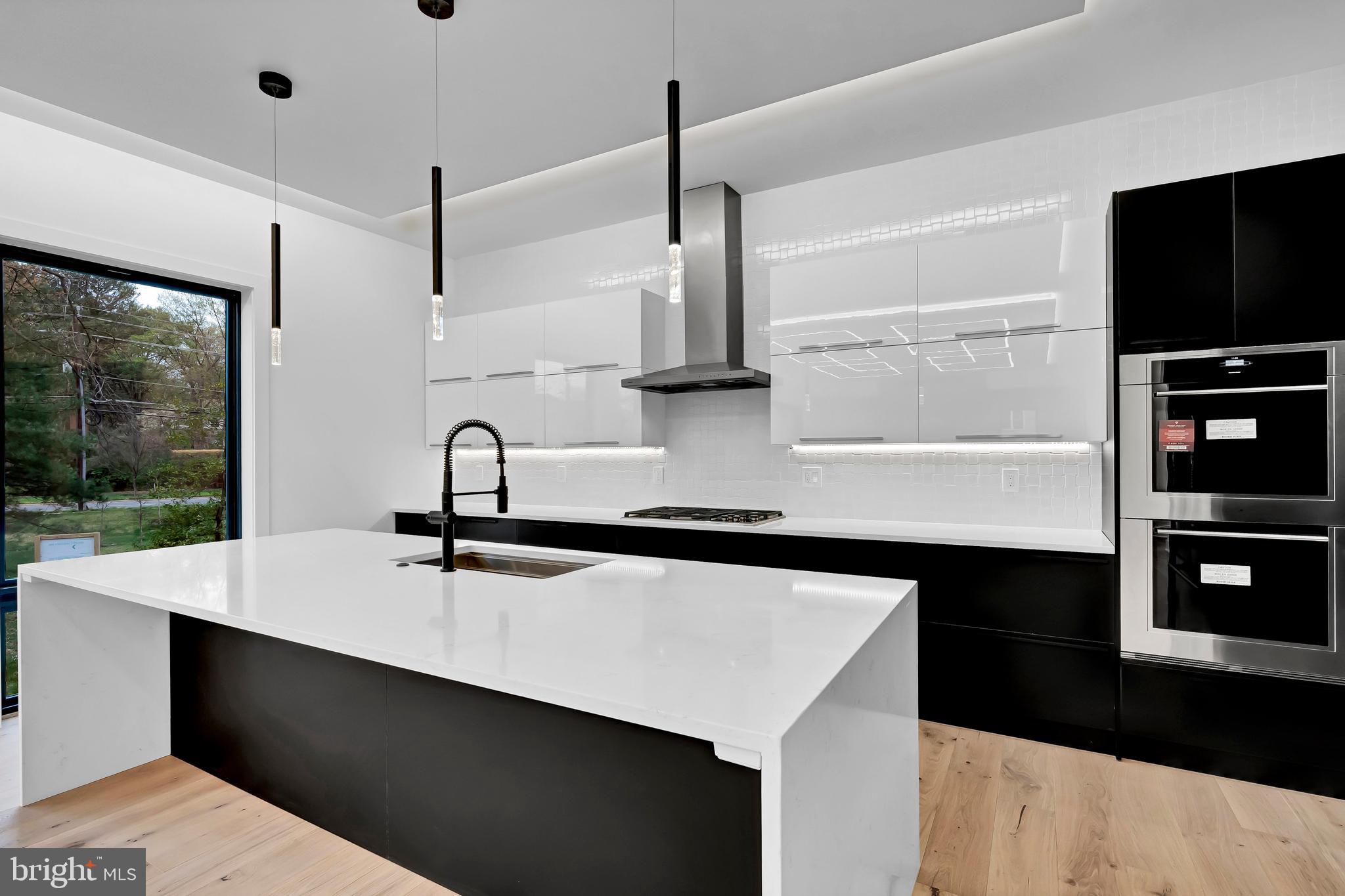 VIENNA WOODS - Residential