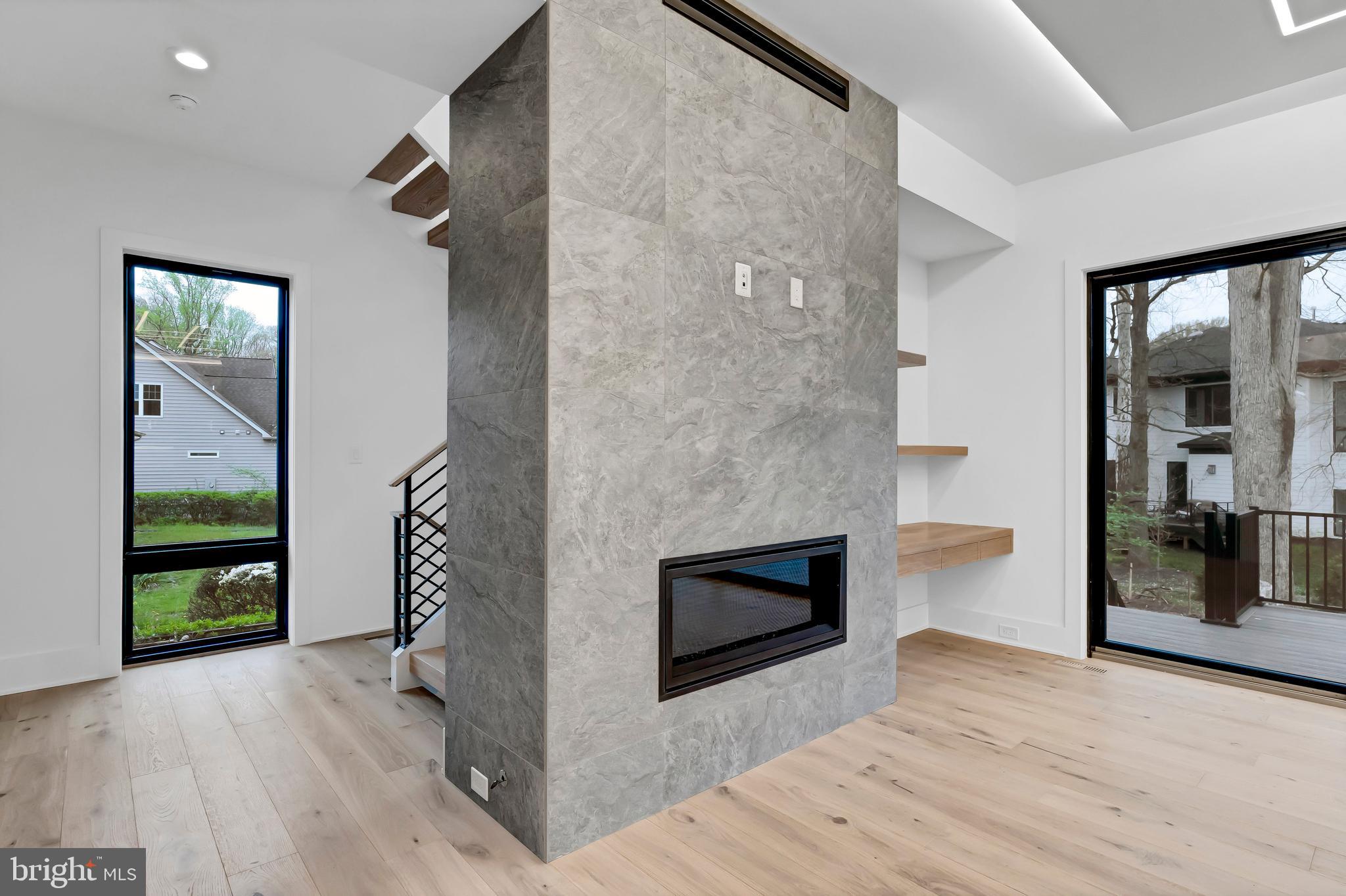 VIENNA WOODS - Residential