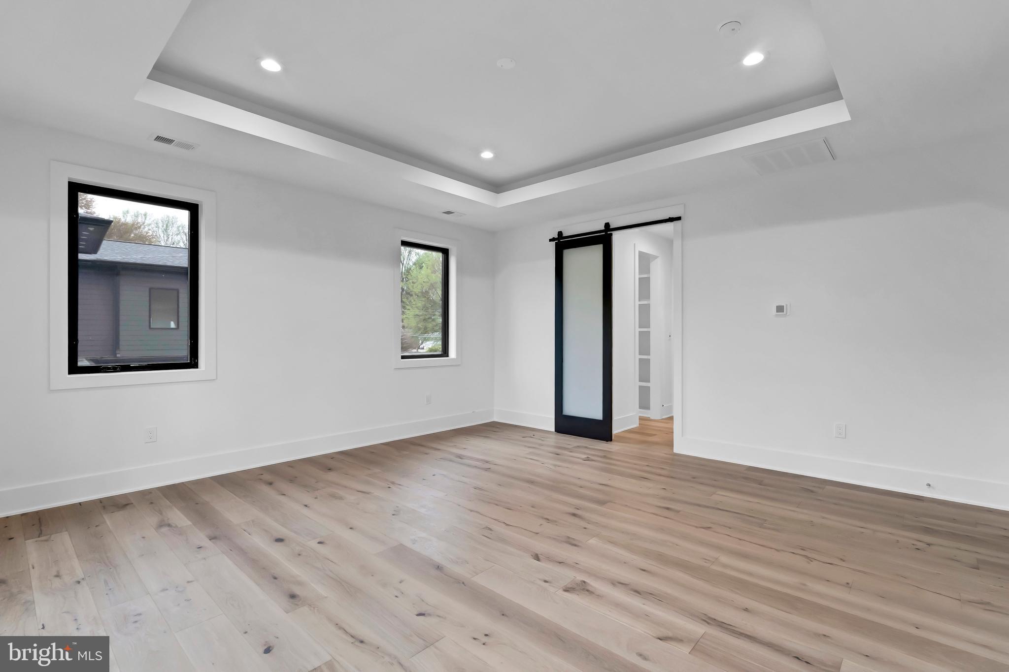 VIENNA WOODS - Residential