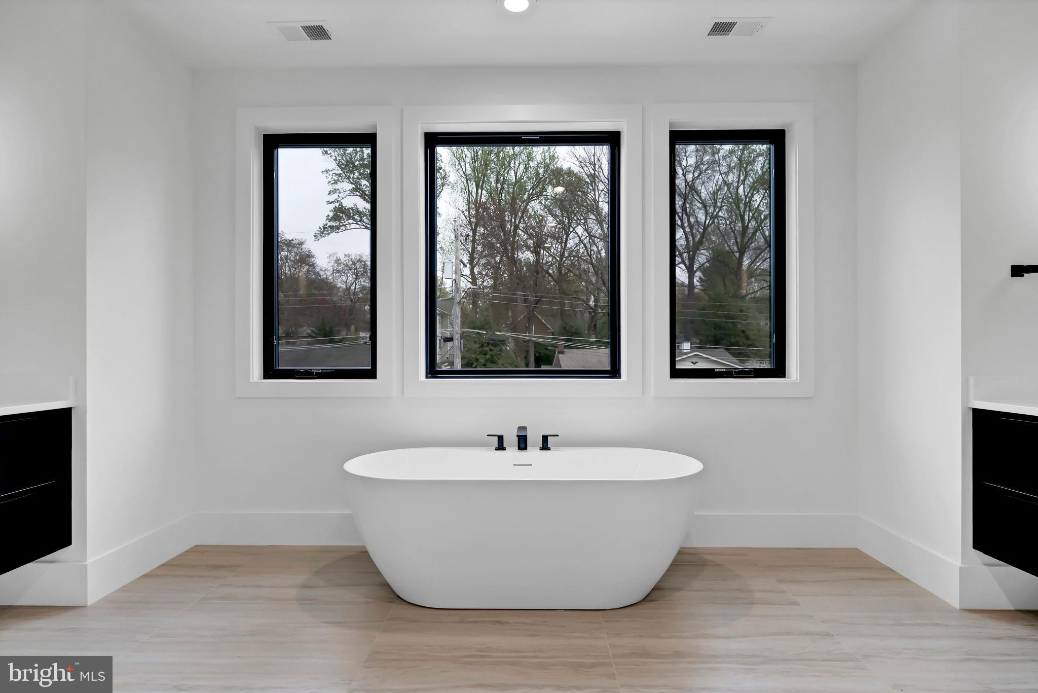 VIENNA WOODS - Residential