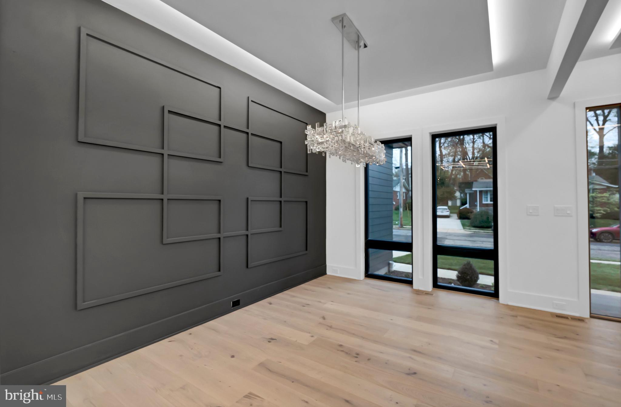 VIENNA WOODS - Residential