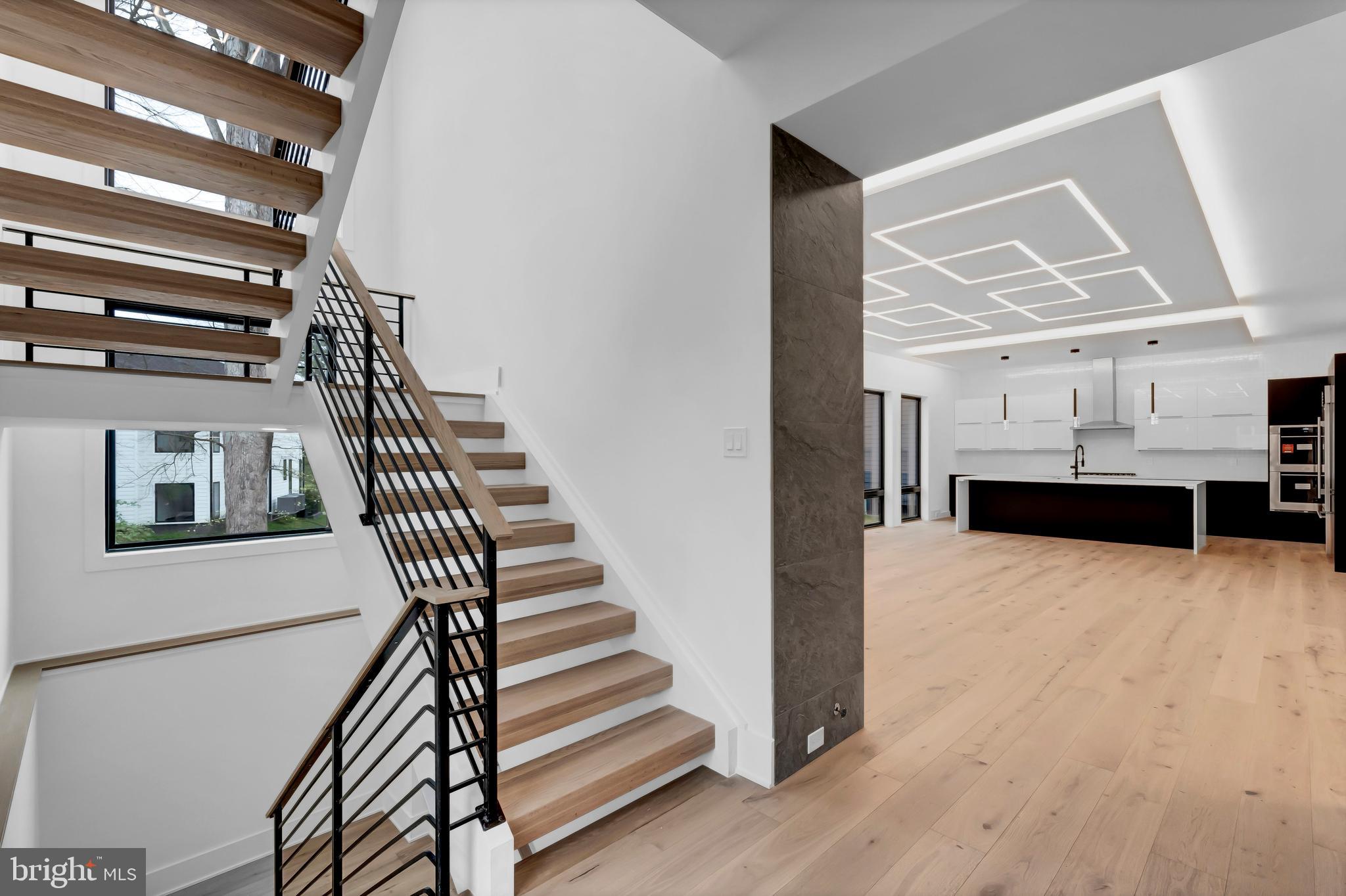 VIENNA WOODS - Residential