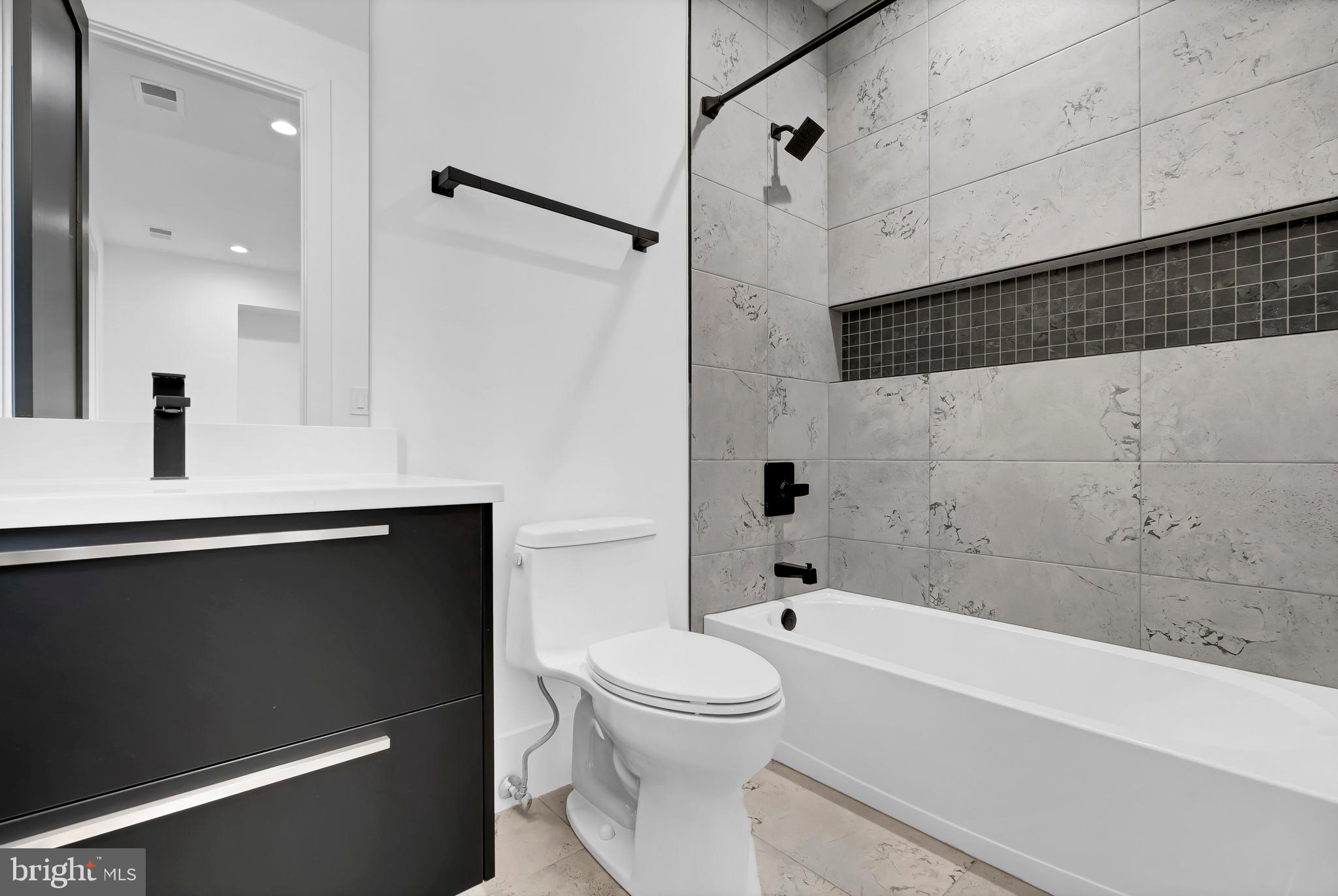 VIENNA WOODS - Residential