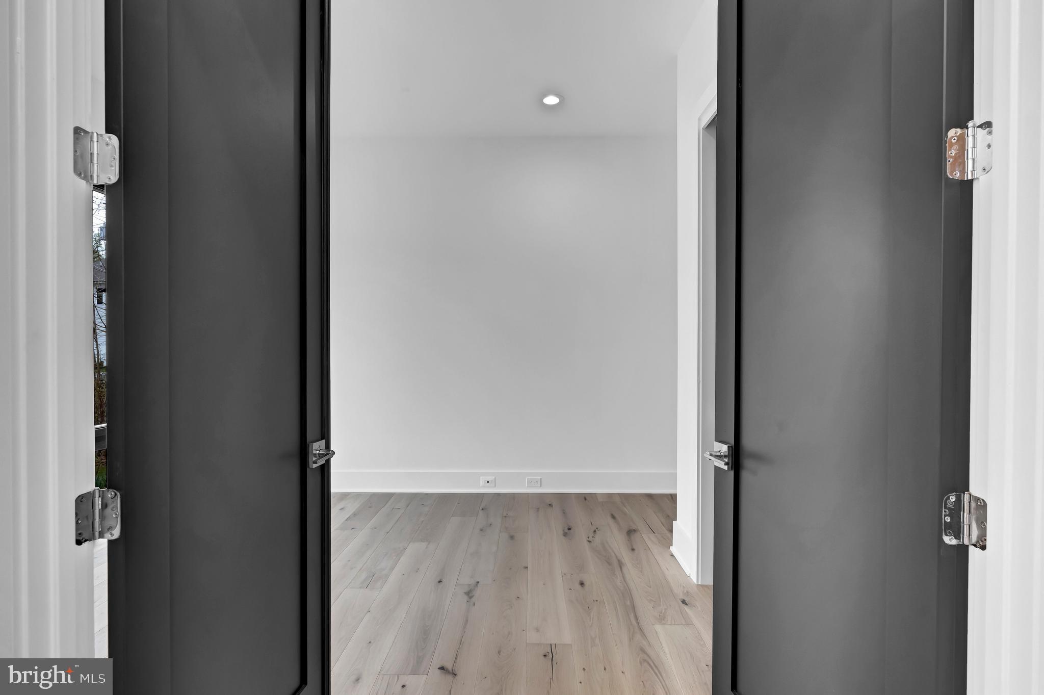 VIENNA WOODS - Residential