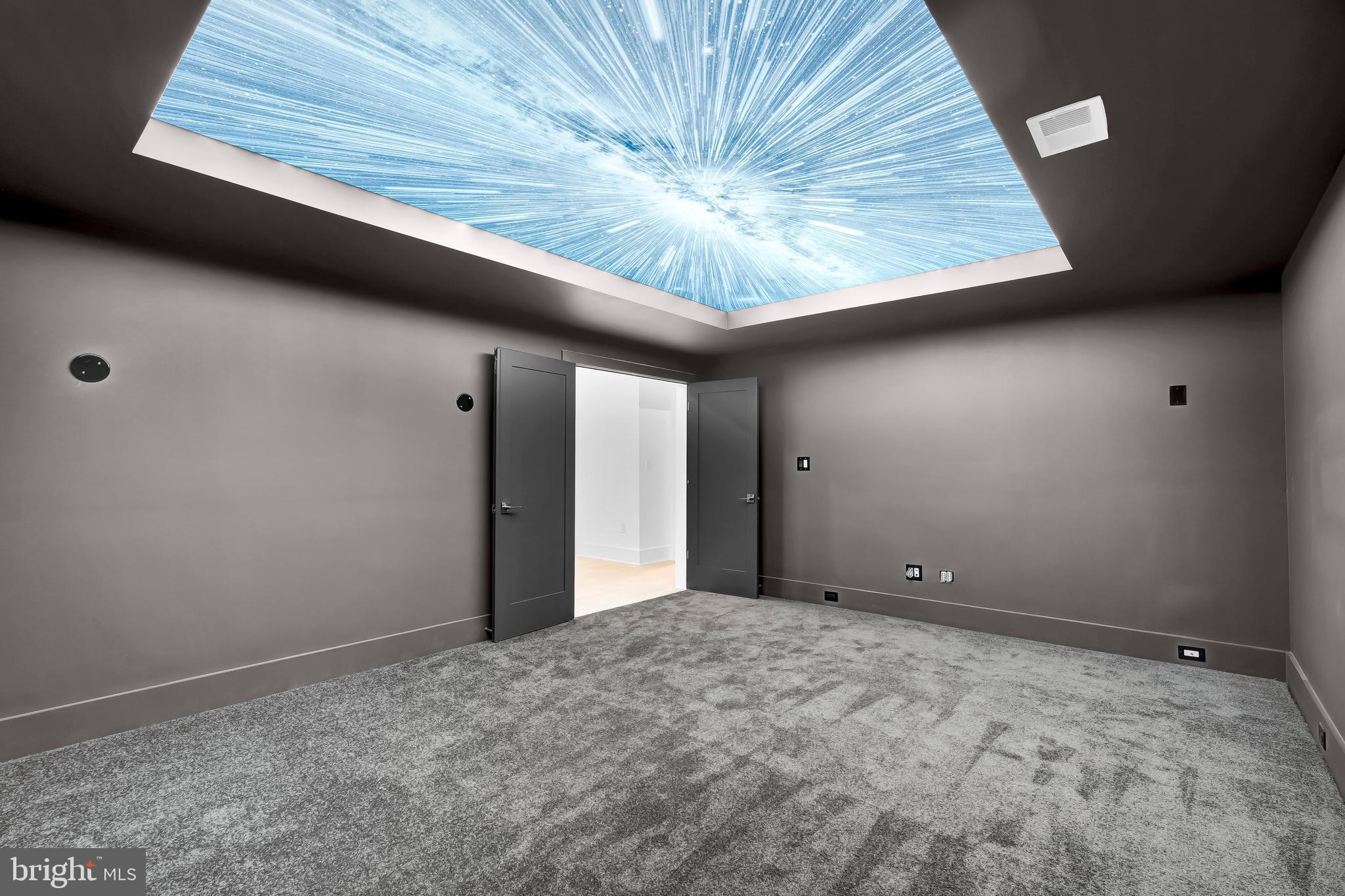 VIENNA WOODS - Residential