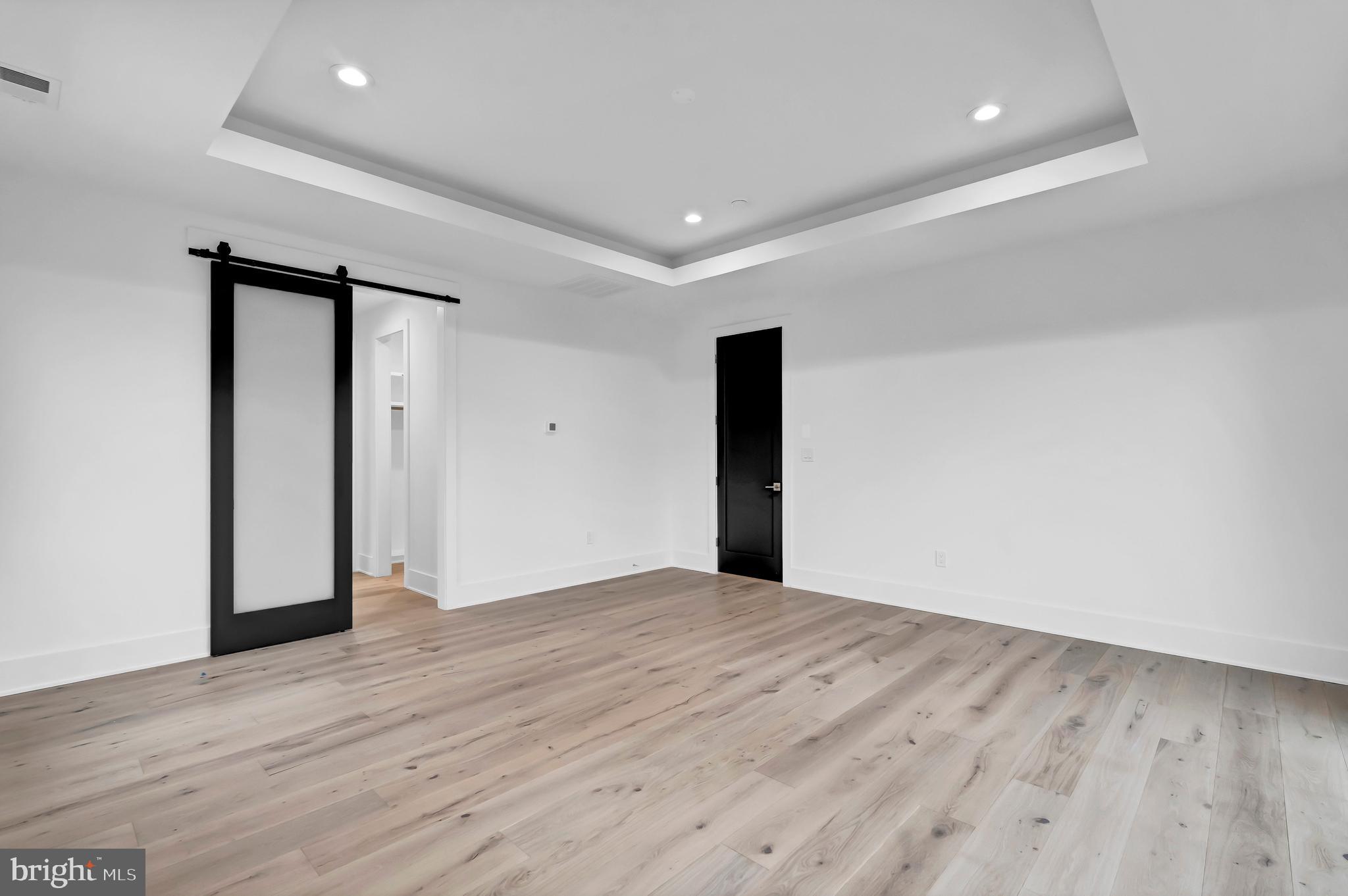 VIENNA WOODS - Residential