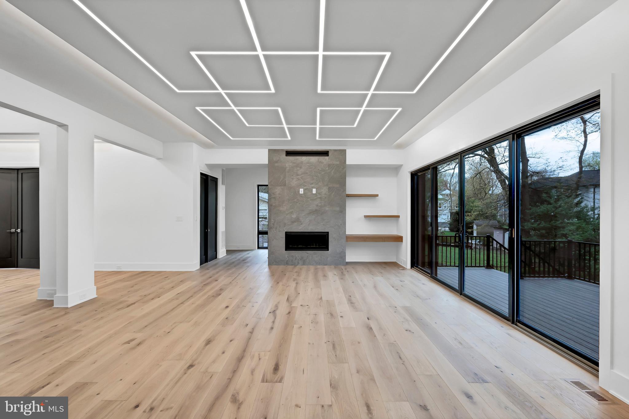 VIENNA WOODS - Residential