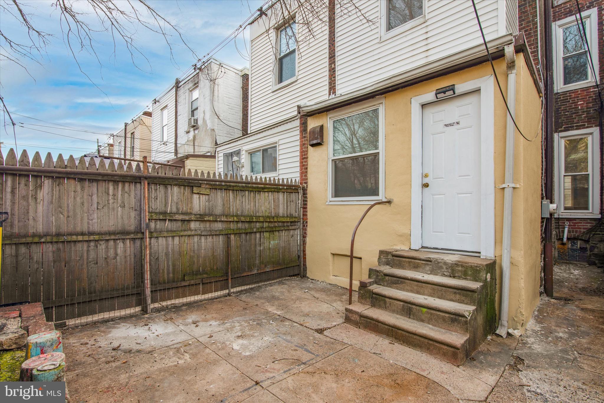 PORT RICHMOND - Residential Lease