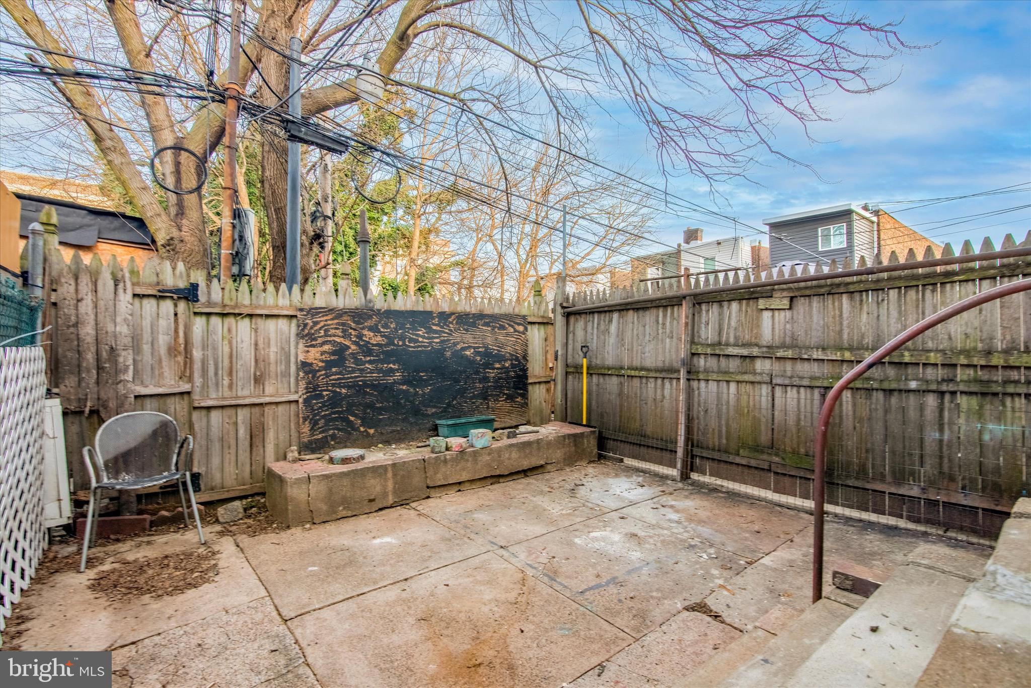 PORT RICHMOND - Residential Lease