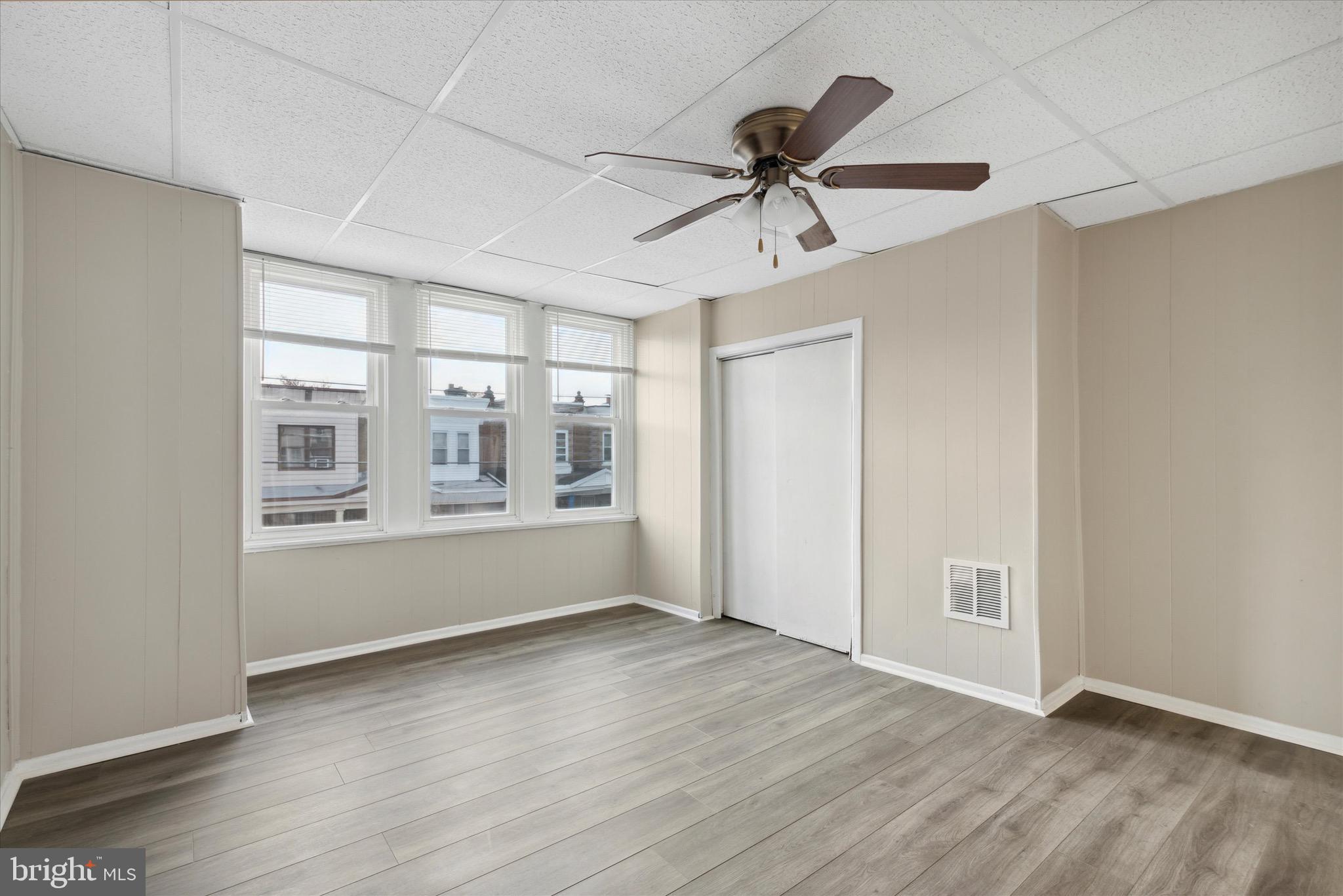 PORT RICHMOND - Residential Lease