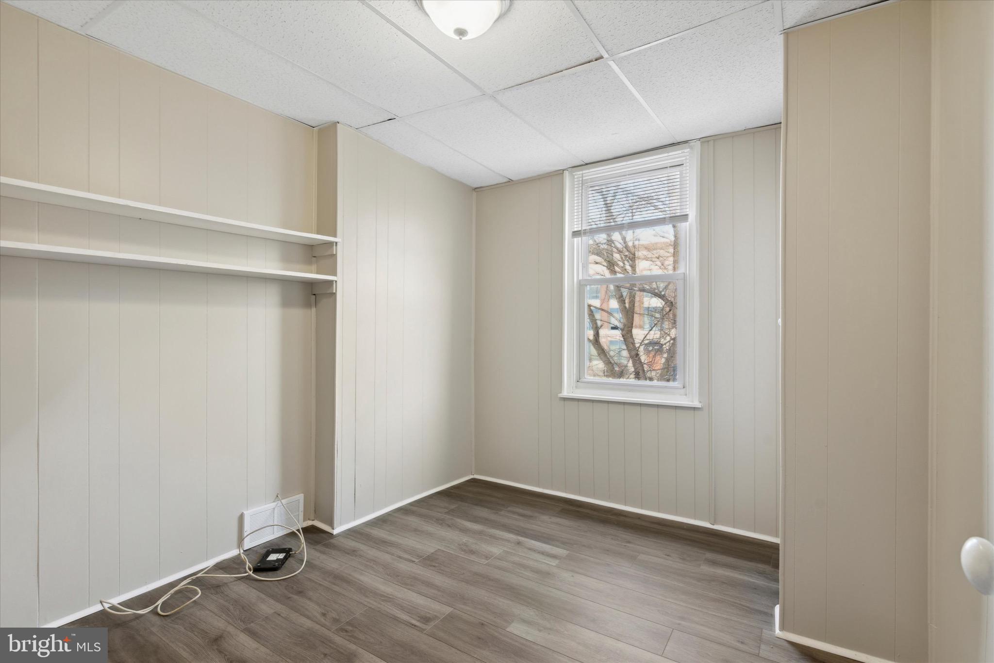 PORT RICHMOND - Residential Lease