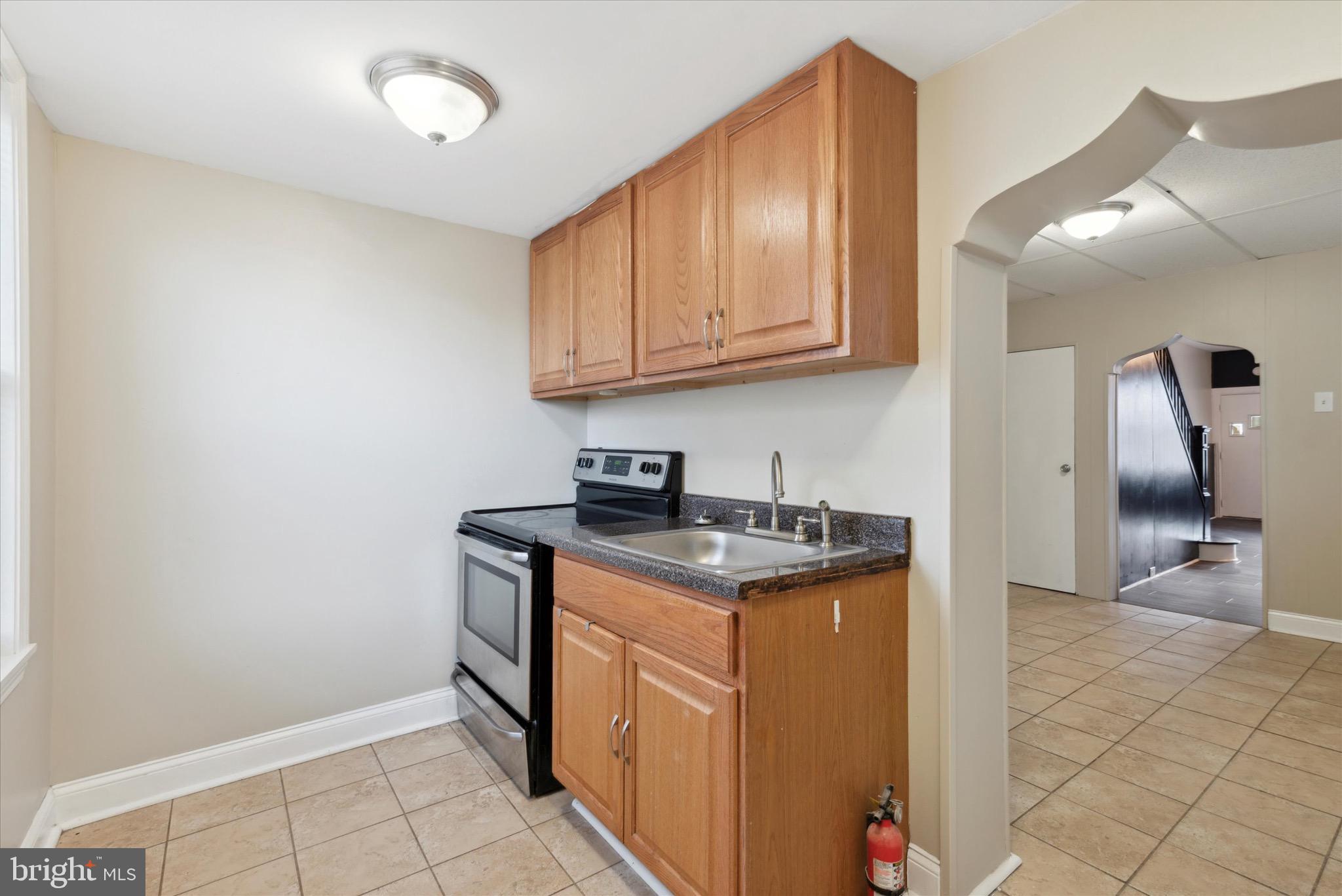 PORT RICHMOND - Residential Lease