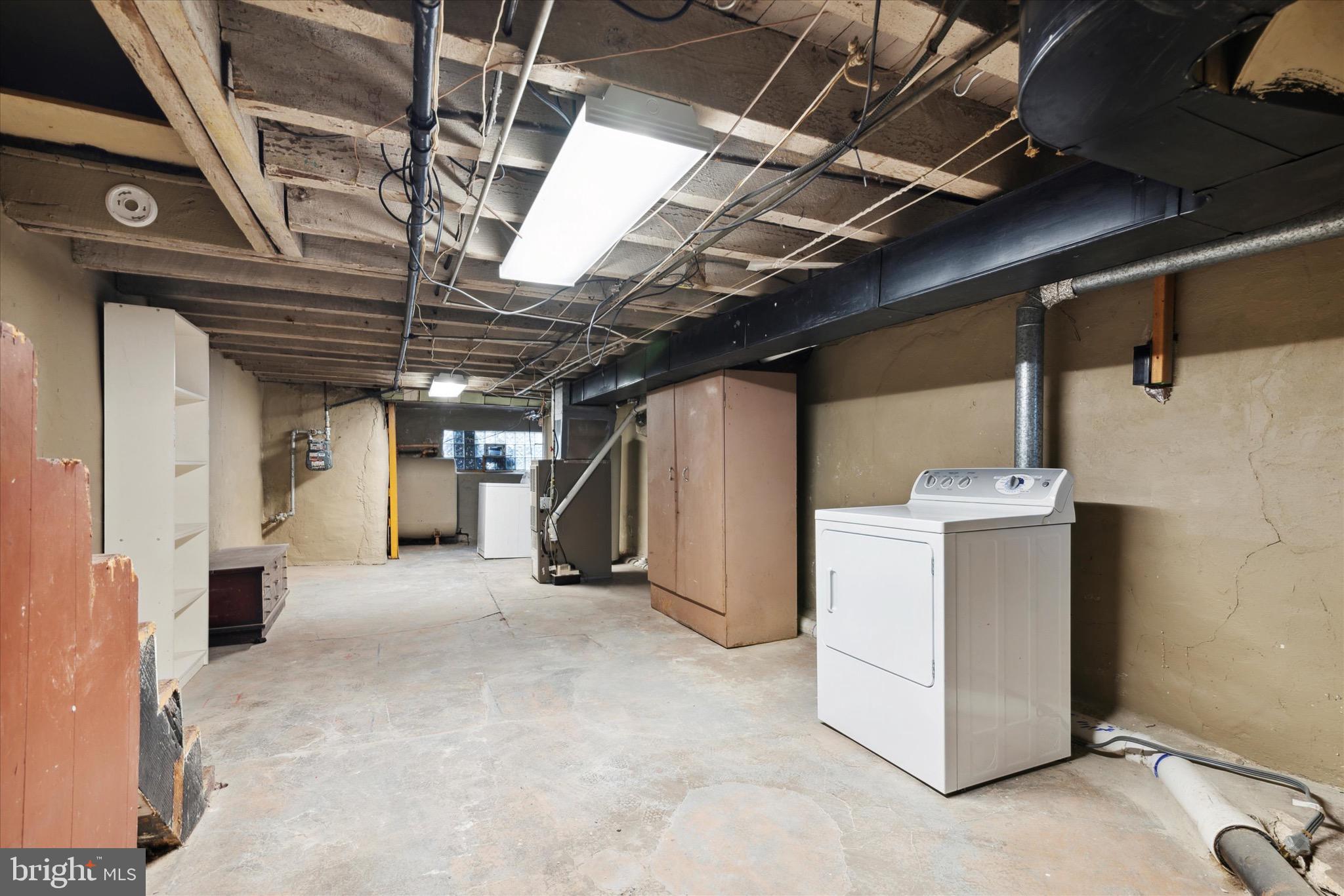 PORT RICHMOND - Residential Lease