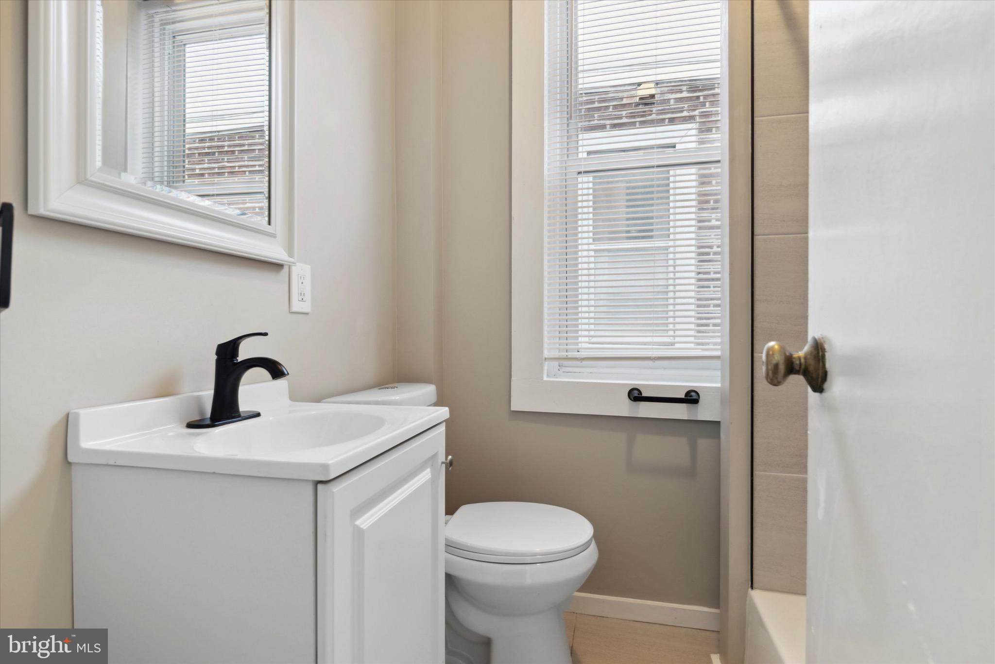 PORT RICHMOND - Residential Lease