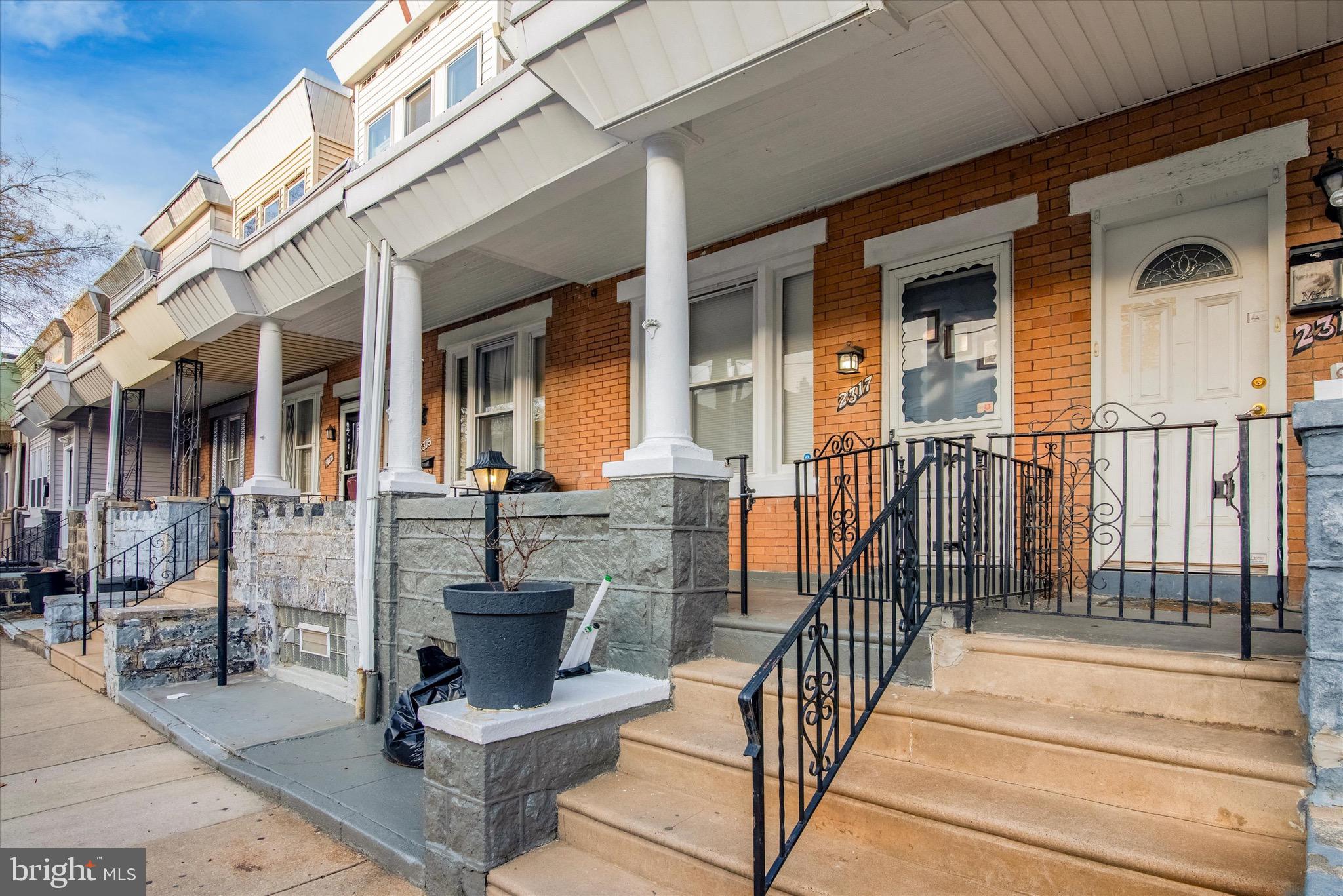 PORT RICHMOND - Residential Lease