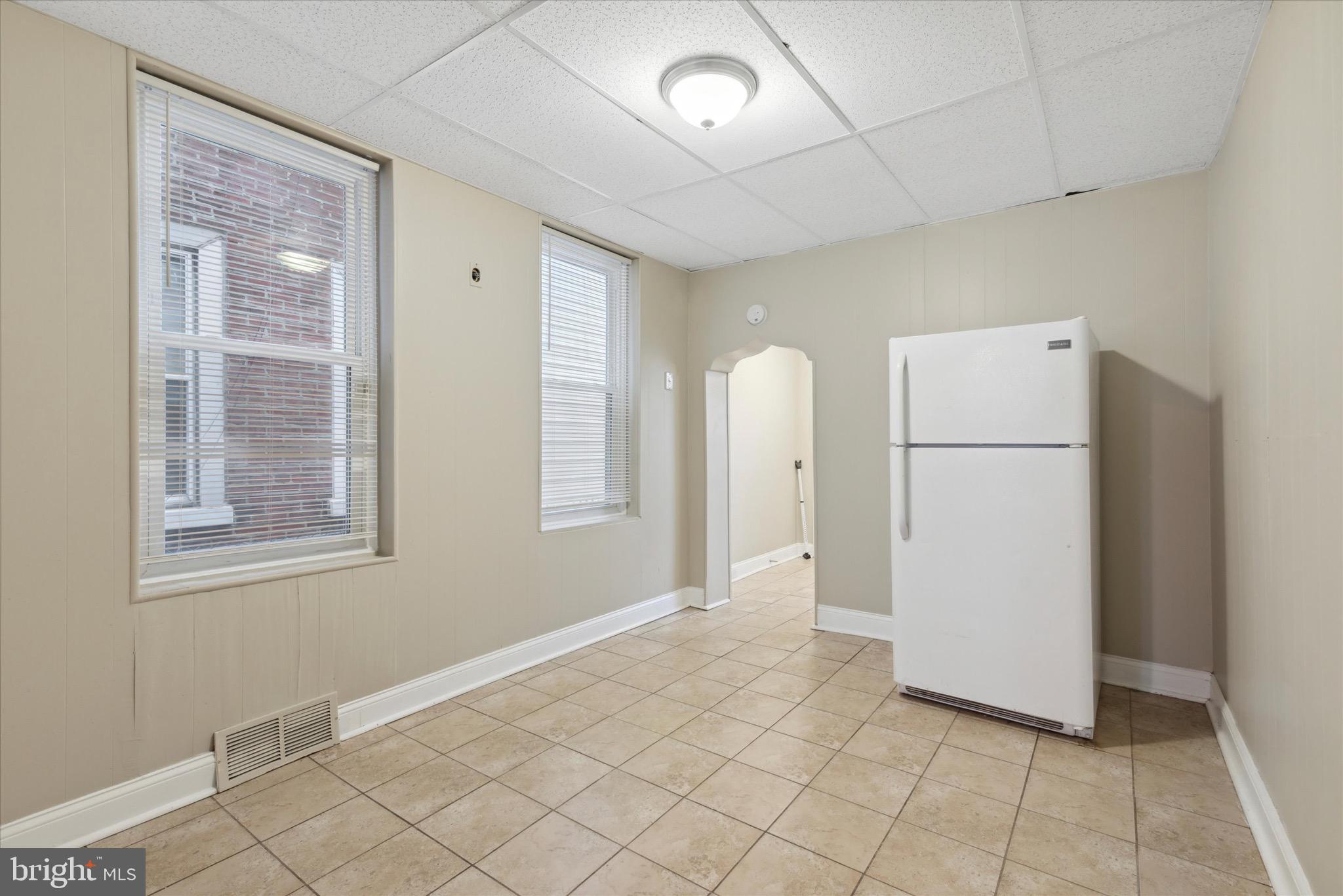 PORT RICHMOND - Residential Lease