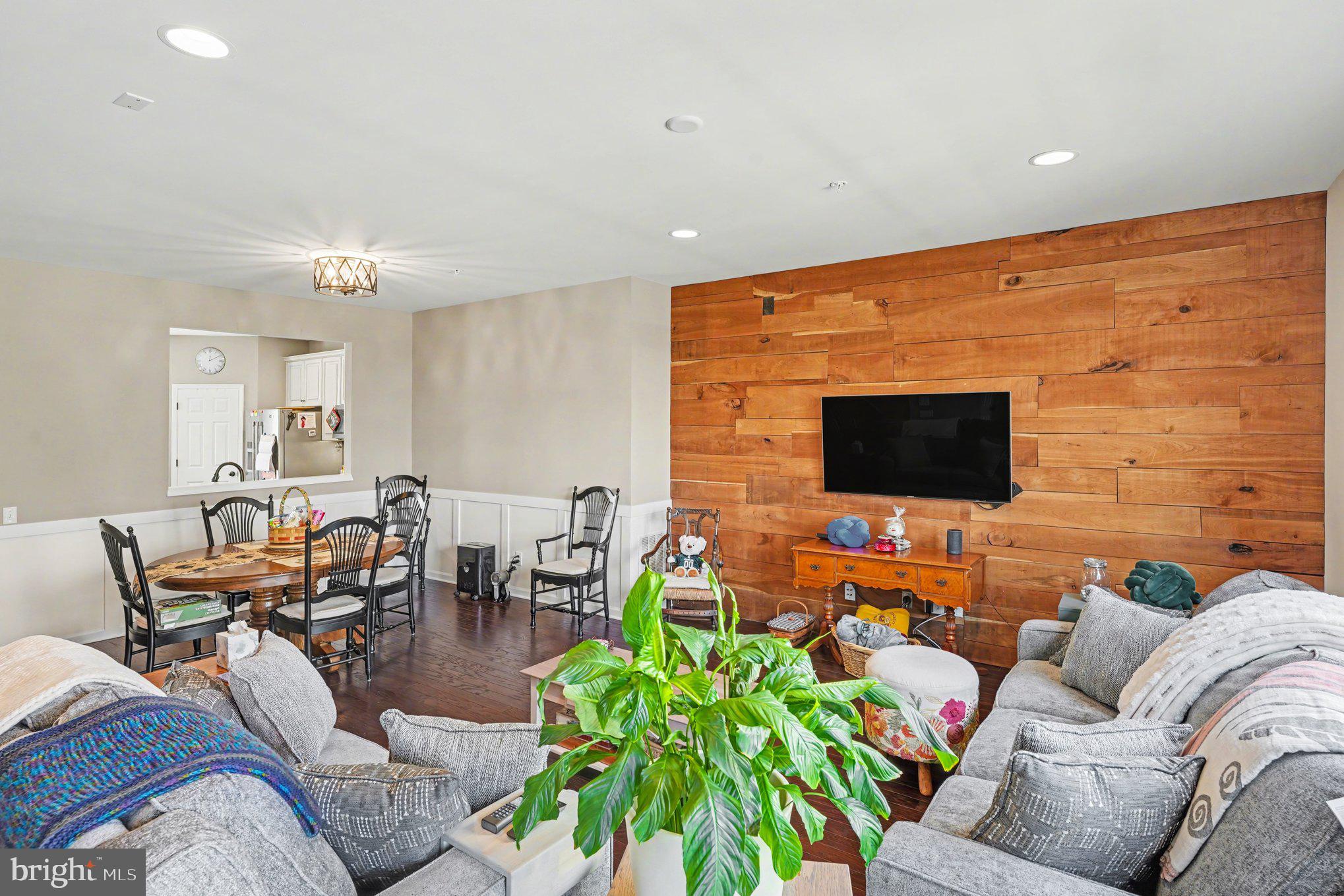 WARRINGTON POINTE - Residential