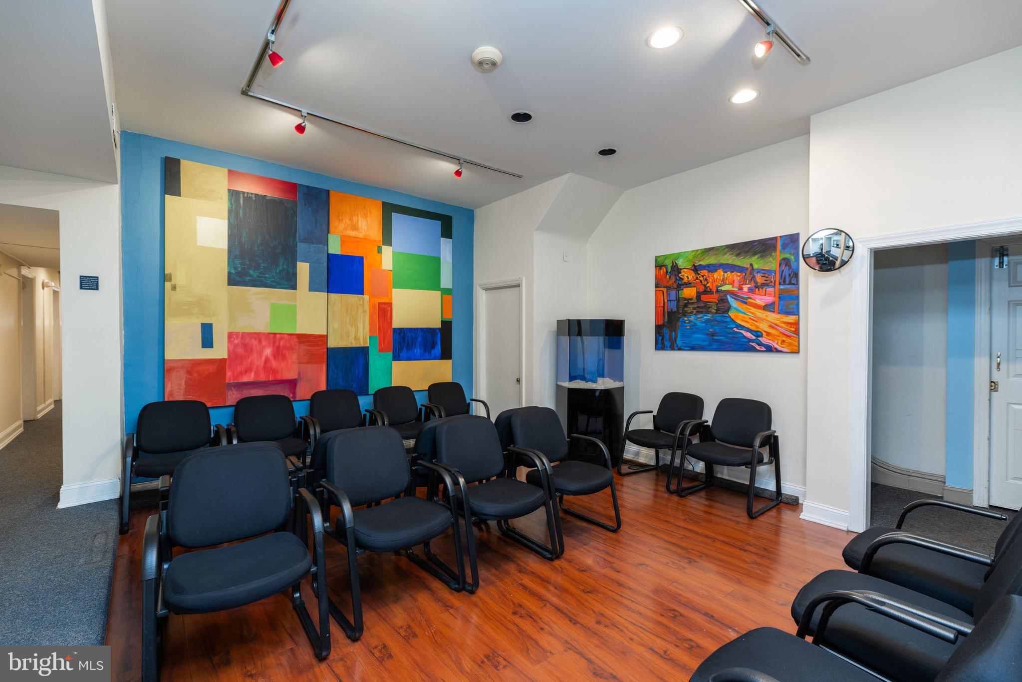 825-827 N WASHINGTON STREET