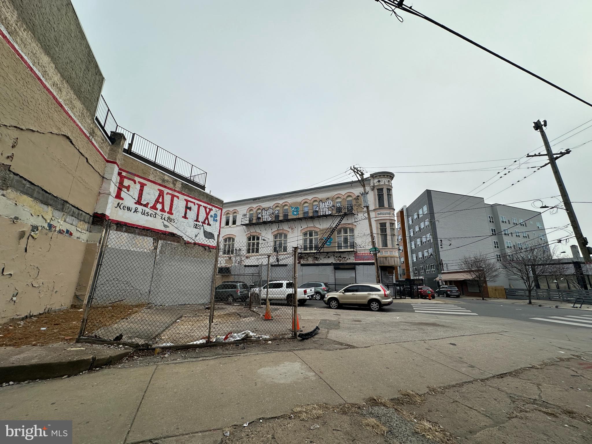 NORRIS SQUARE - Land