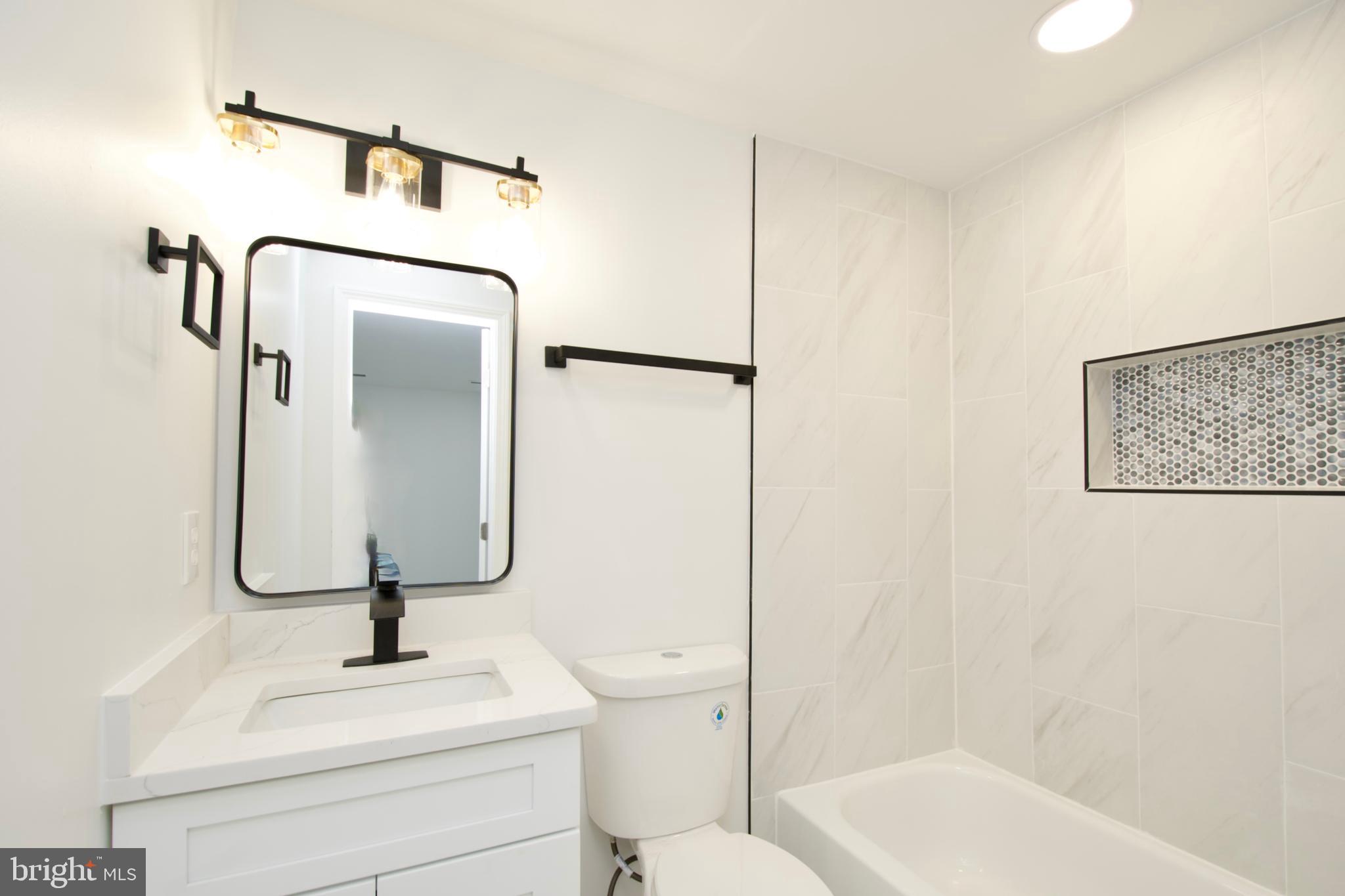 SARATOGA TOWNHOUSES - Residential