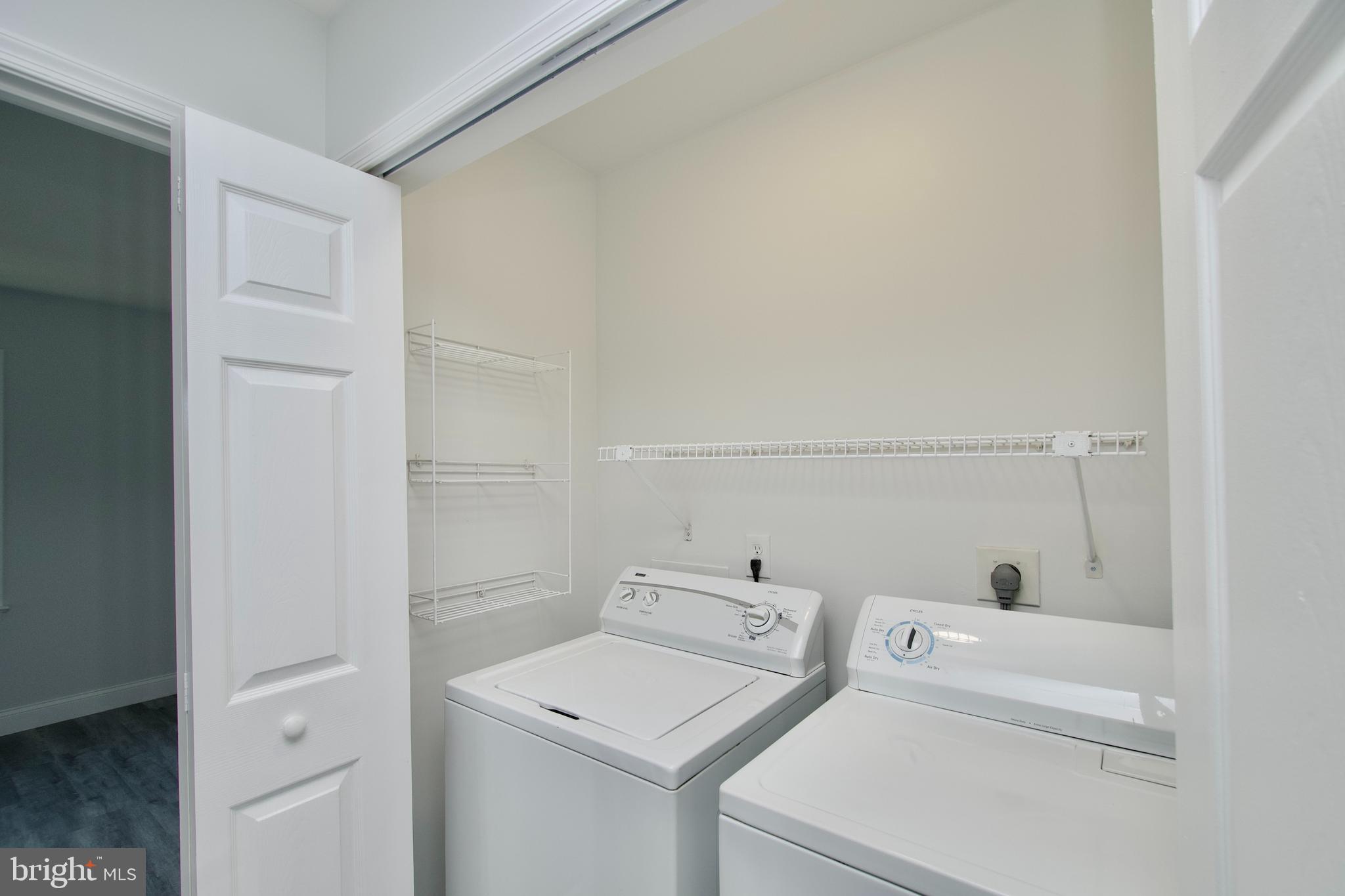 SARATOGA TOWNHOUSES - Residential