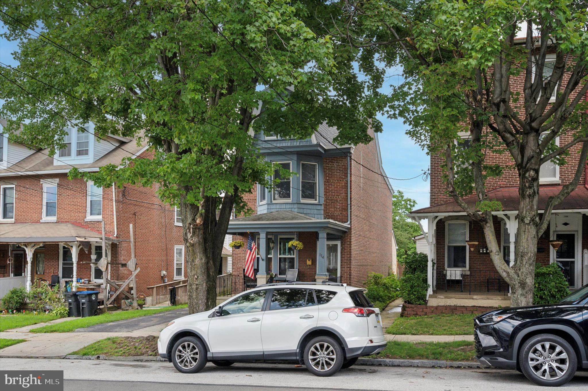 114 W 3RD AVENUE